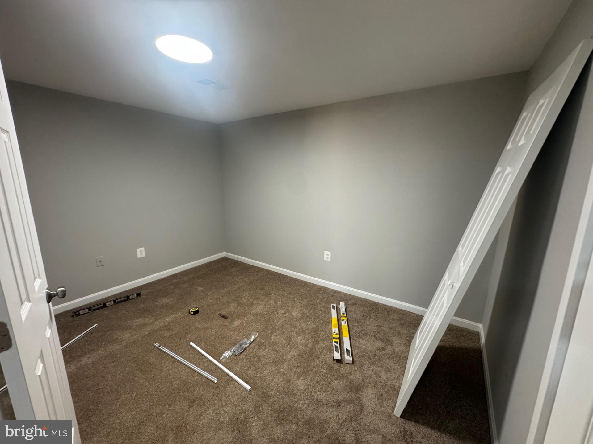 ROLLING BROOK - Residential Lease