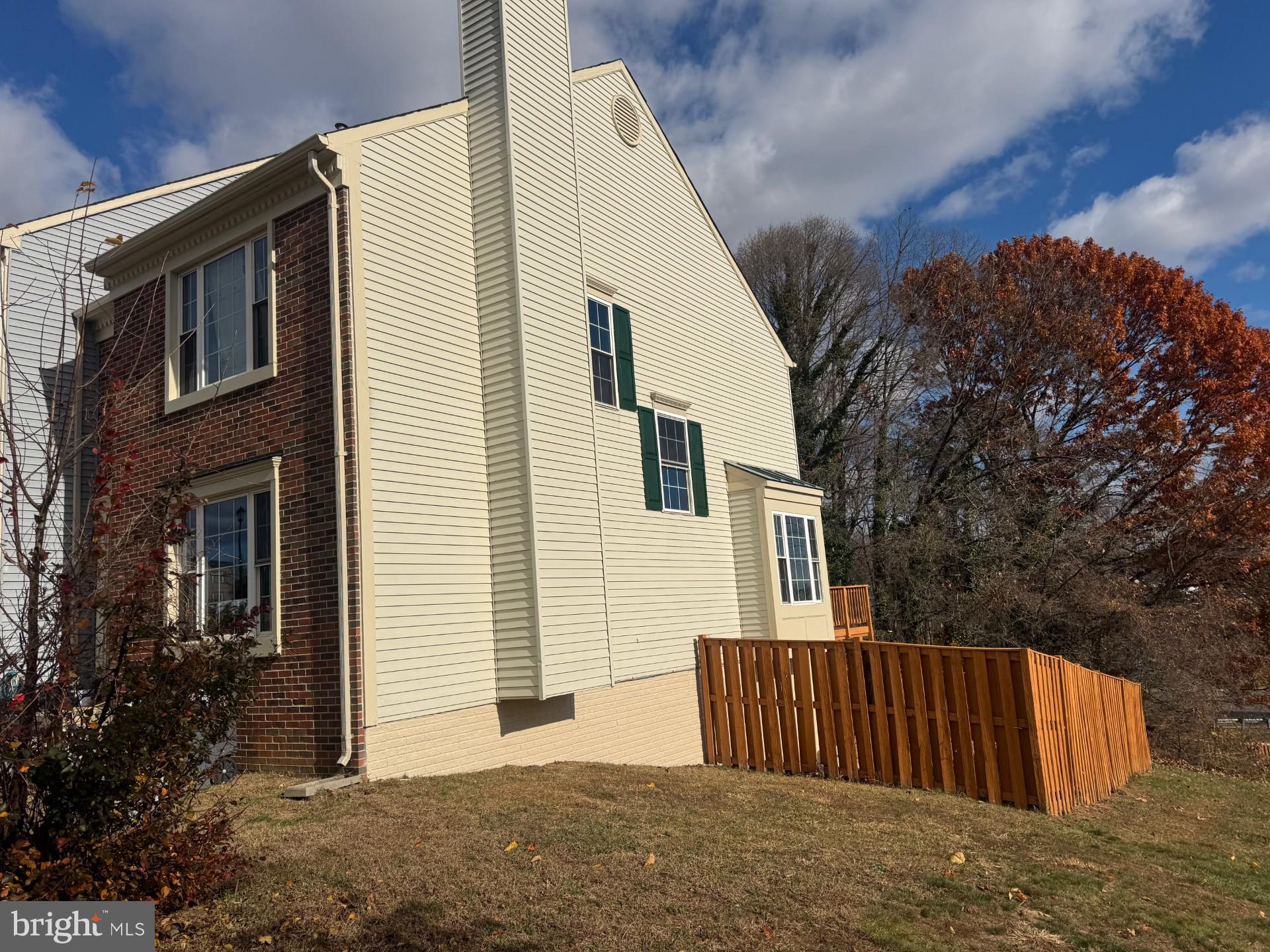 ROLLING BROOK - Residential Lease