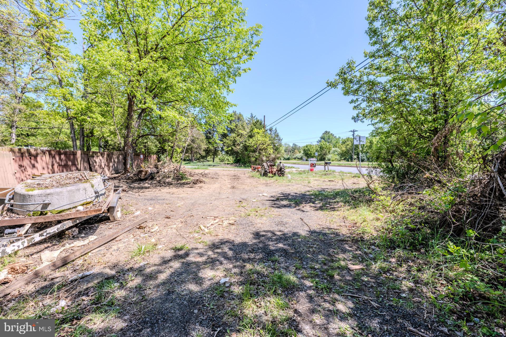 BRADDOCK ROAD - Land