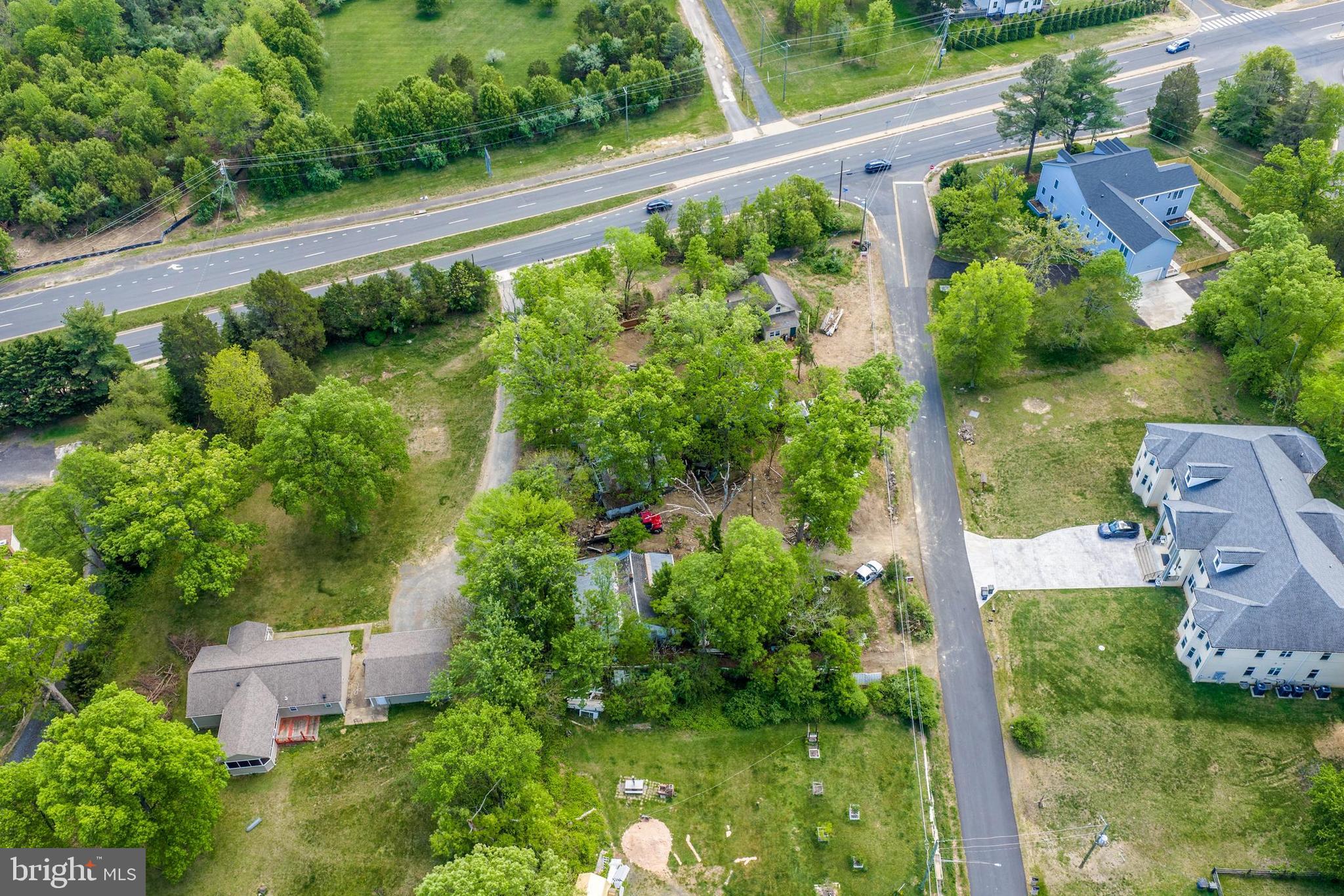 BRADDOCK ROAD - Land