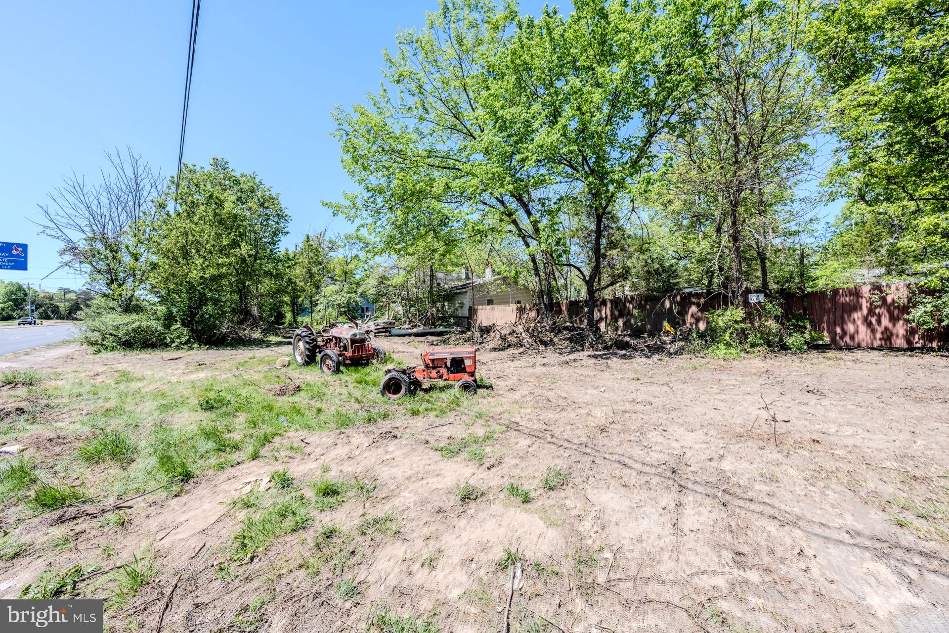 BRADDOCK ROAD - Land