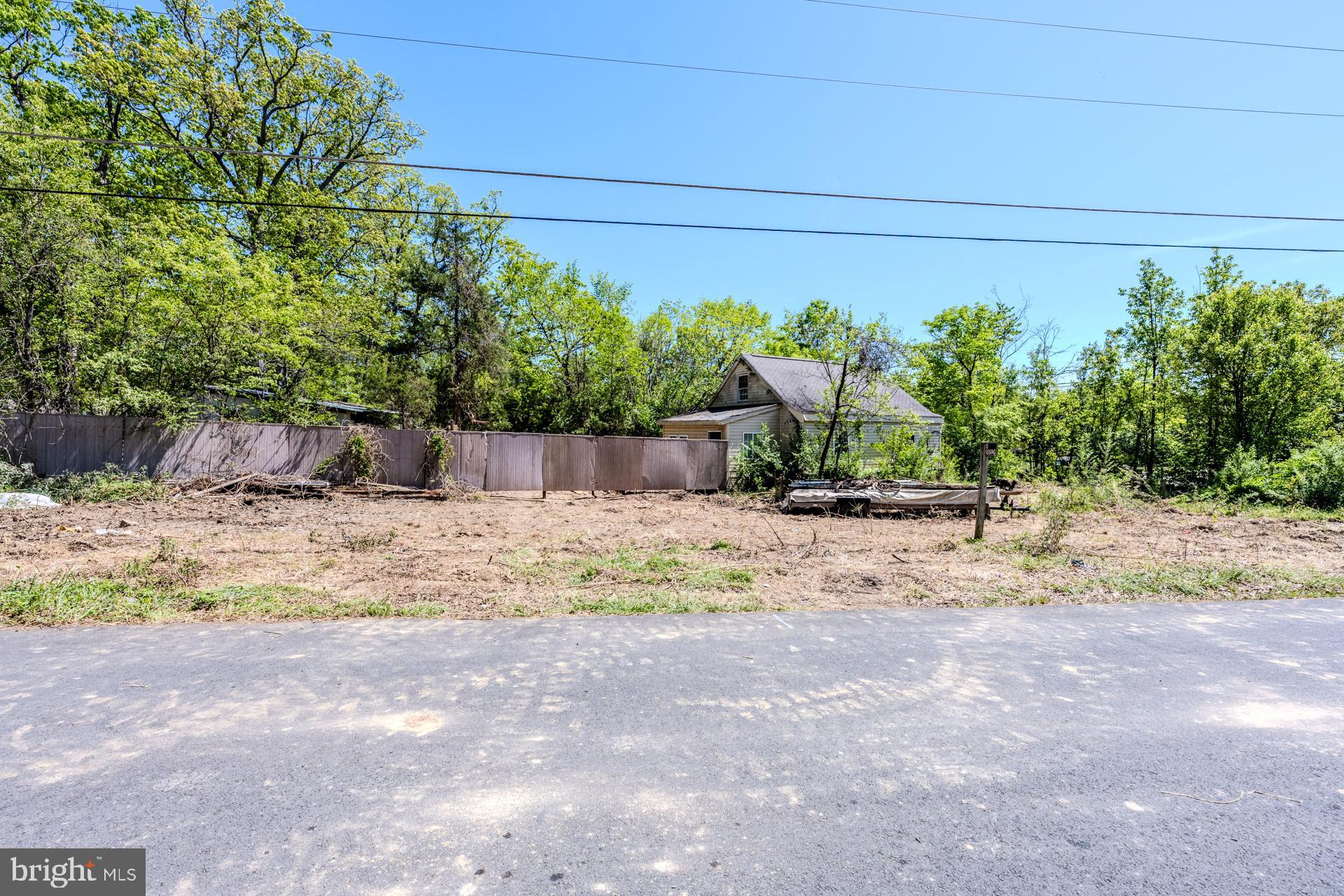 BRADDOCK ROAD - Land