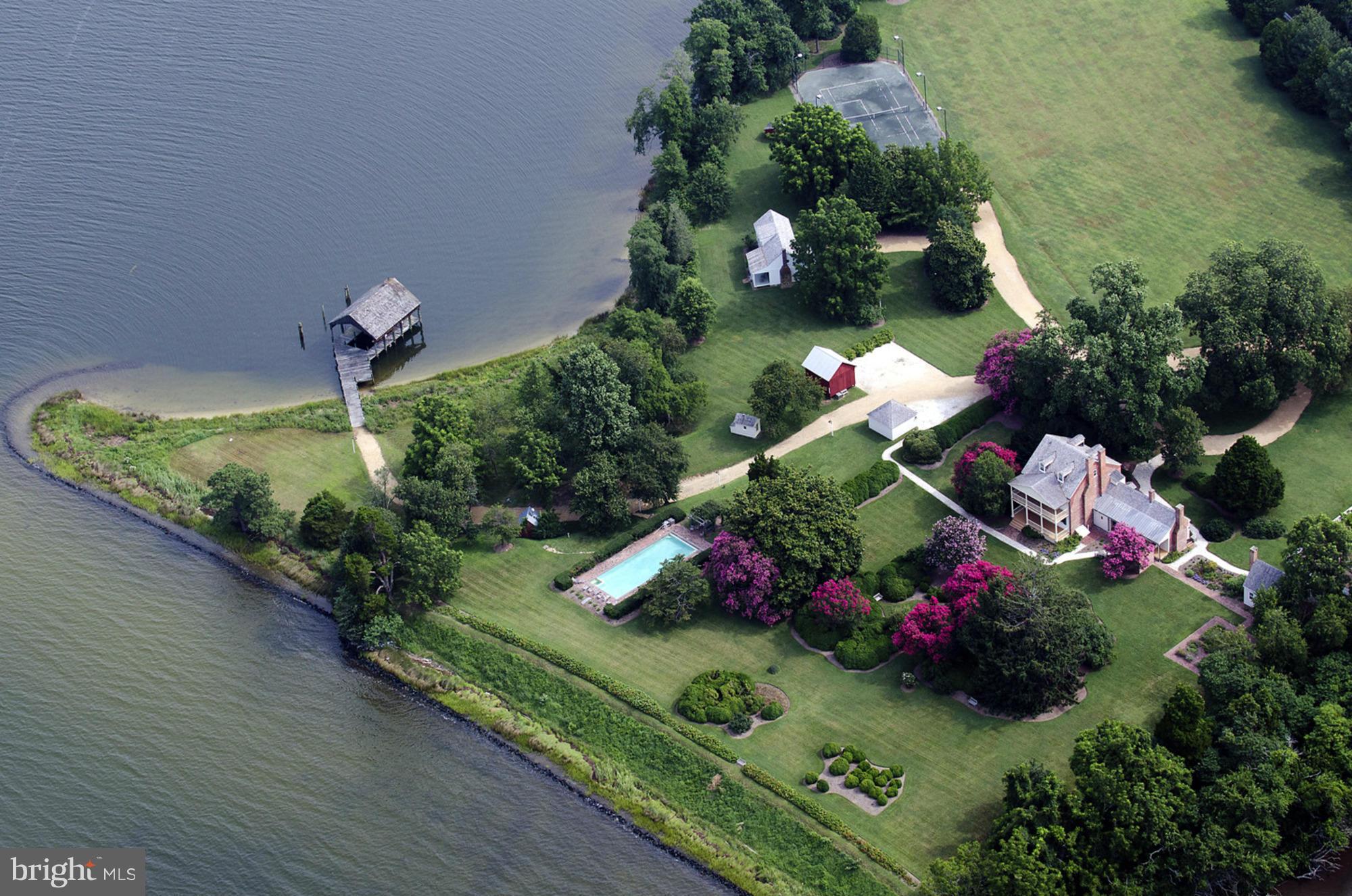 CROSS MANOR - Residential