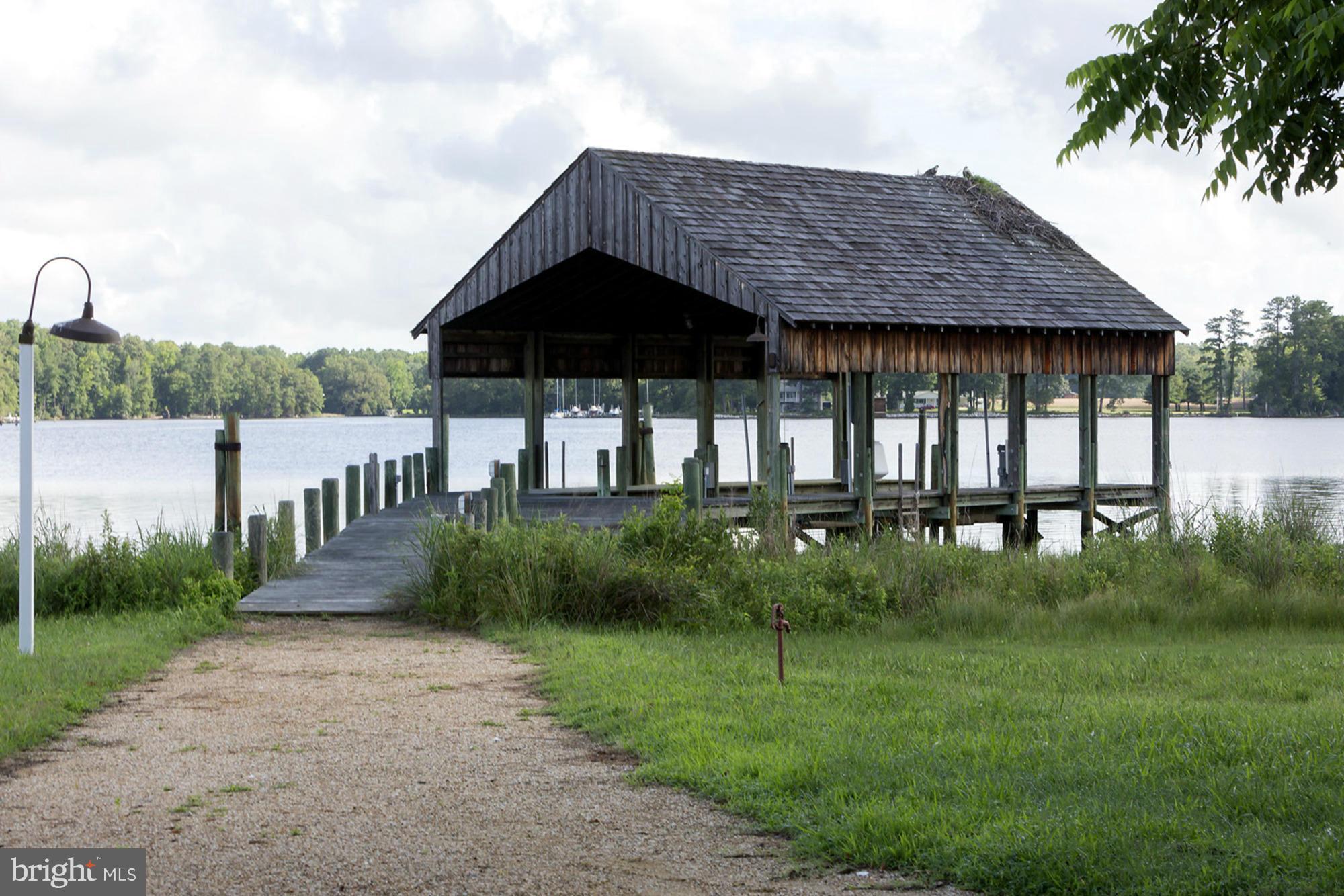 CROSS MANOR - Residential