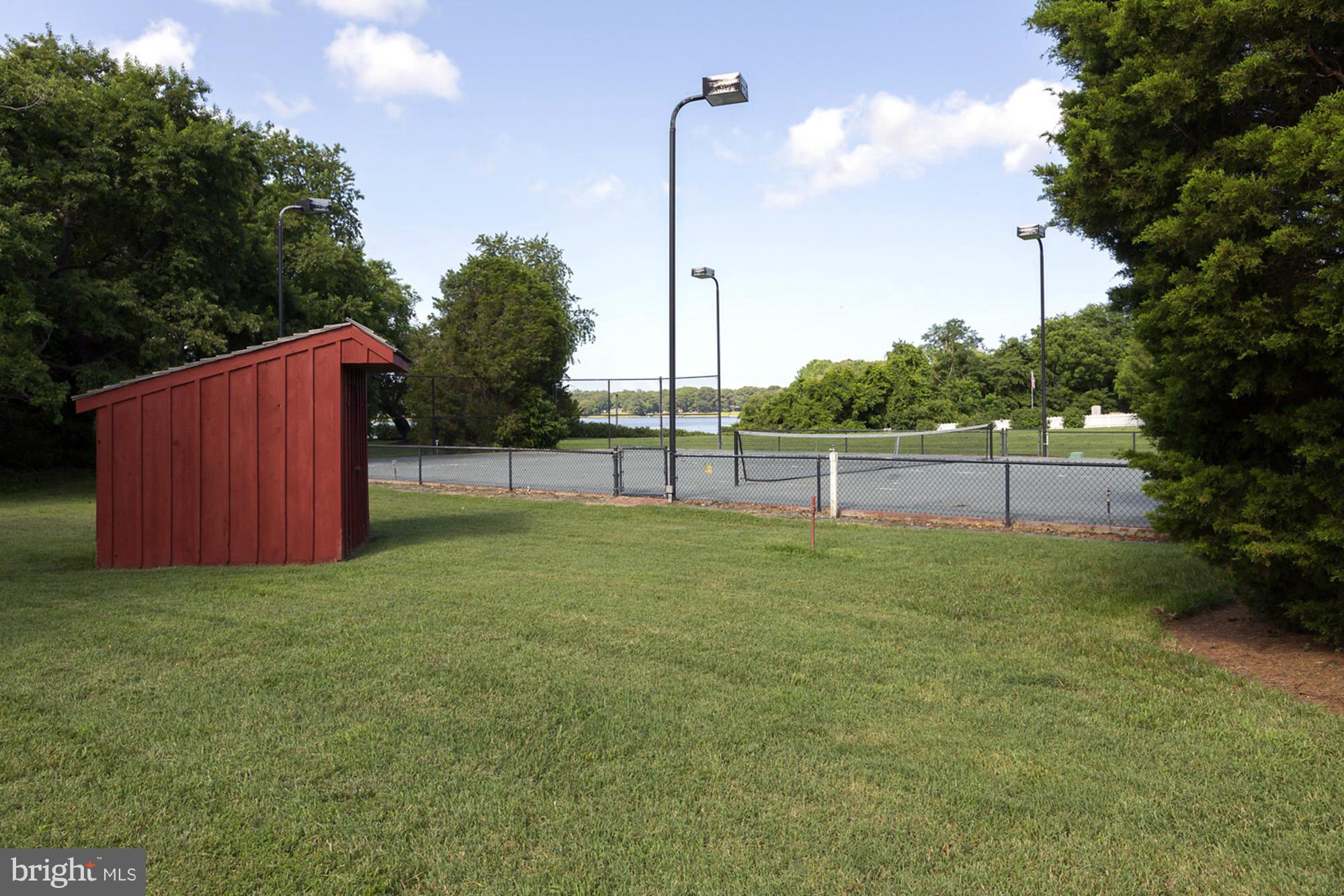 CROSS MANOR - Residential