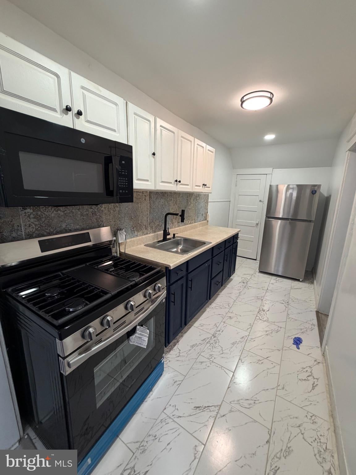 122 WHITELY TERRACE