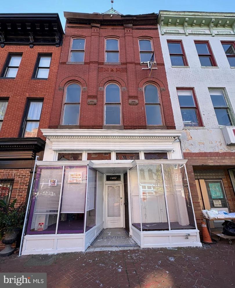 UNION SQUARE - Residential Income