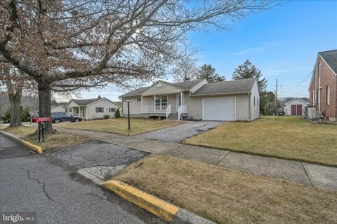 110 WALNUT STREET PINE GROVE PA 17963