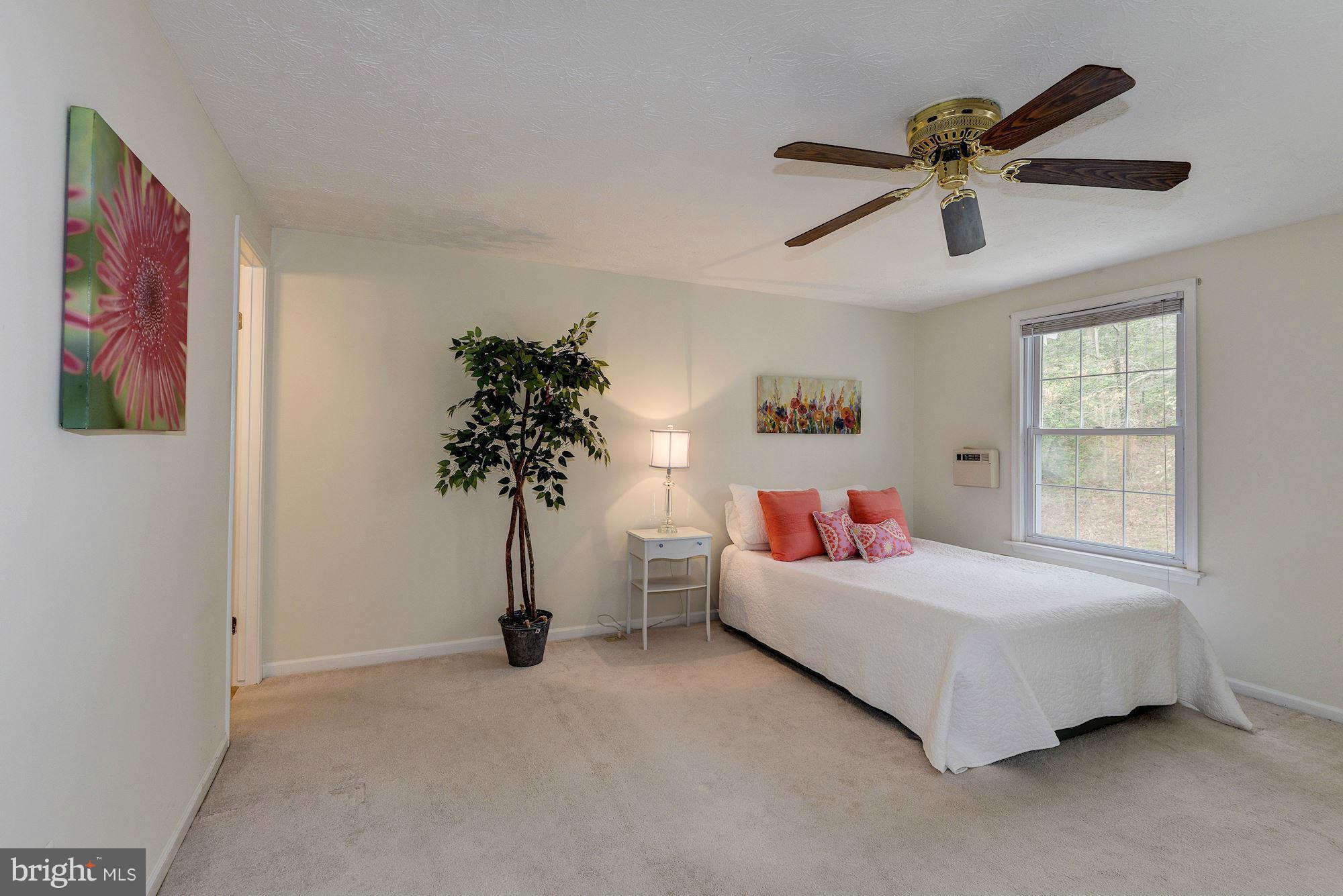 LAUREL VALLEY - Residential