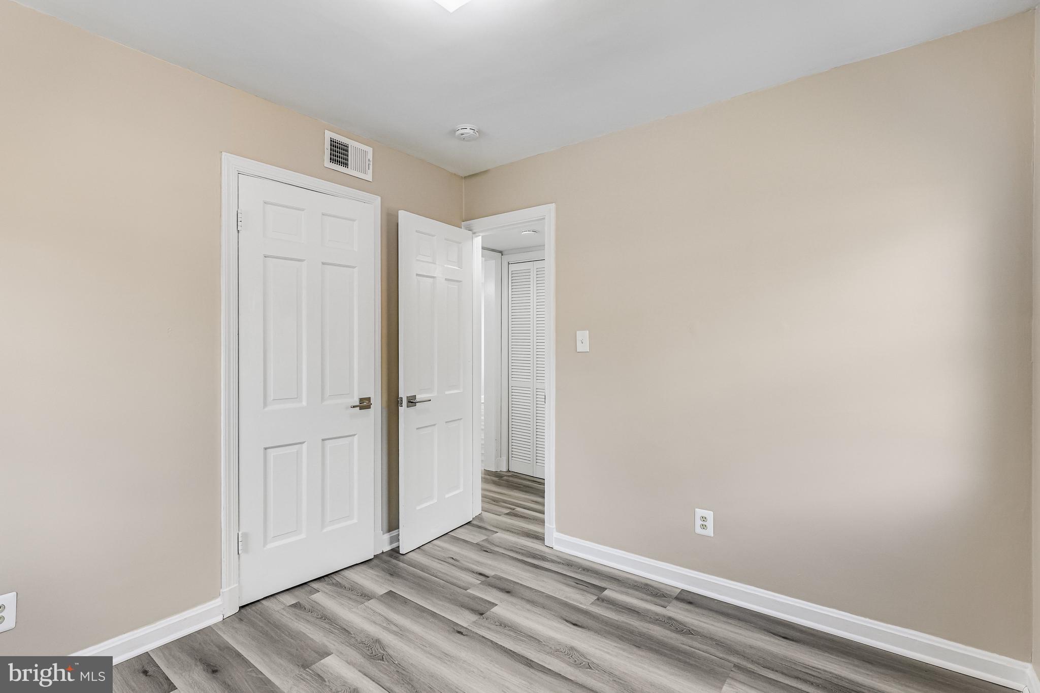 LYONHURST - Residential