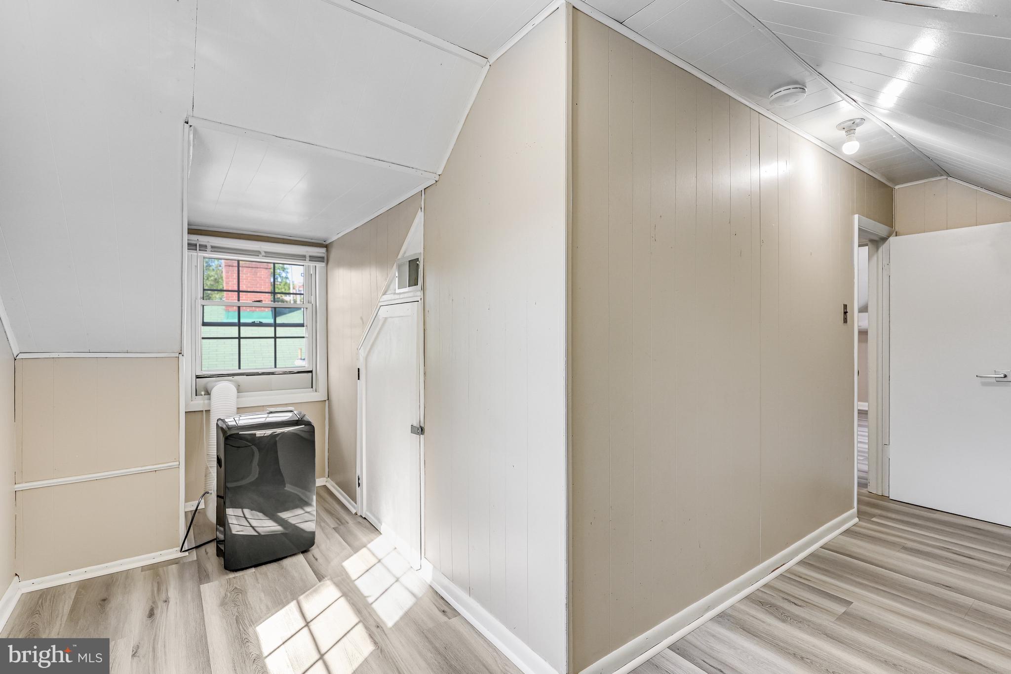 LYONHURST - Residential