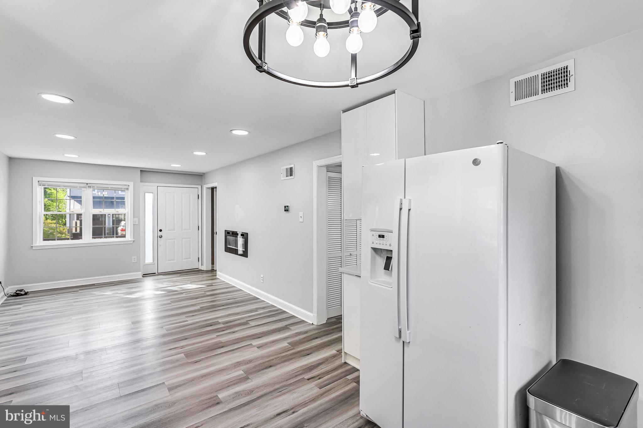 LYONHURST - Residential