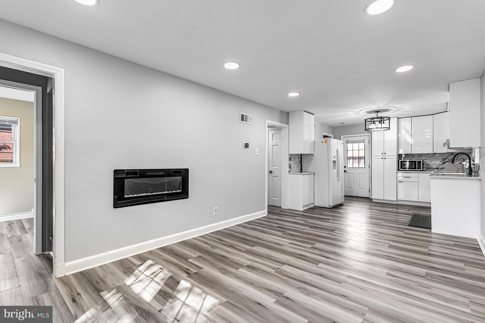 LYONHURST - Residential