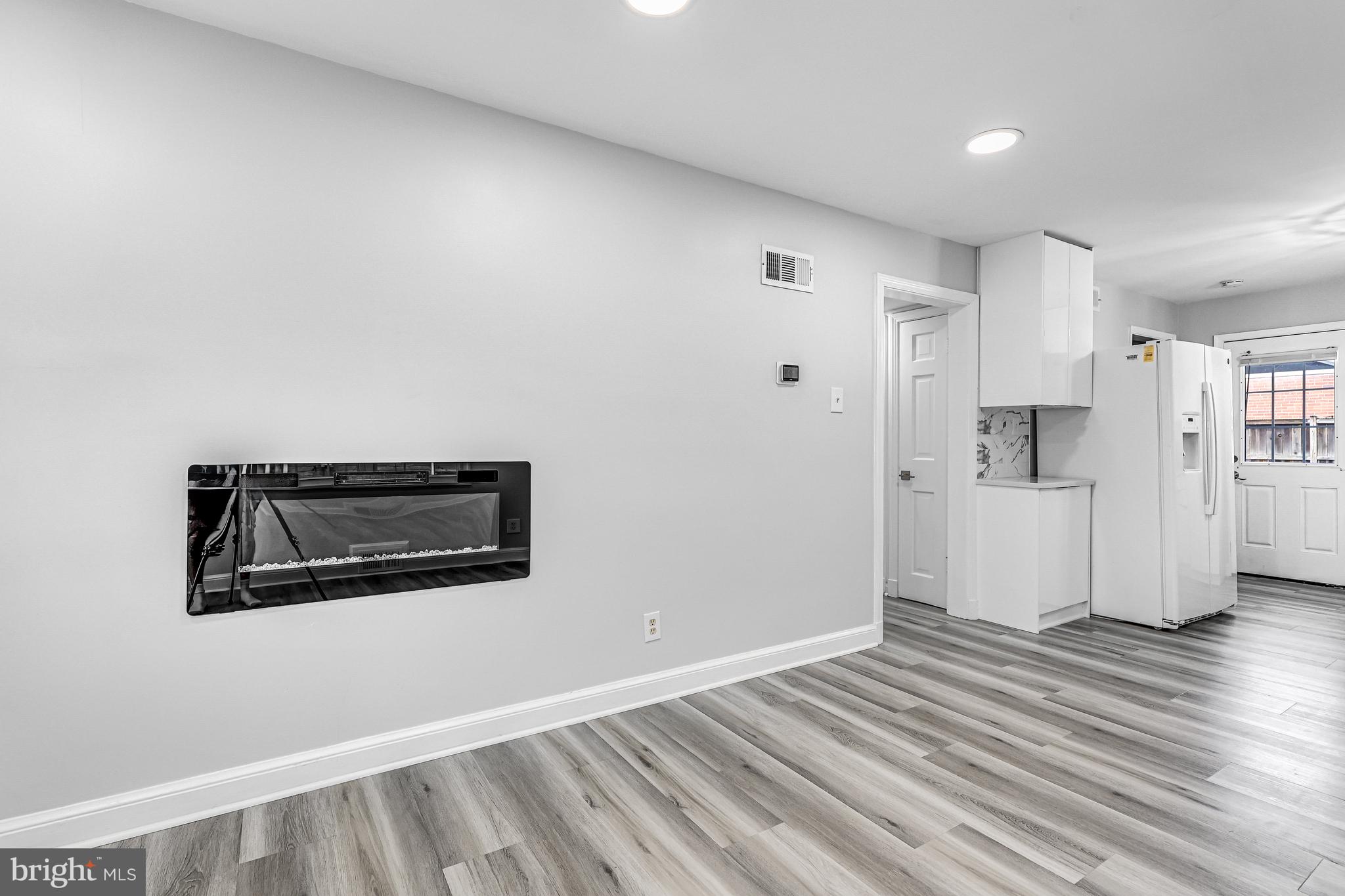 LYONHURST - Residential