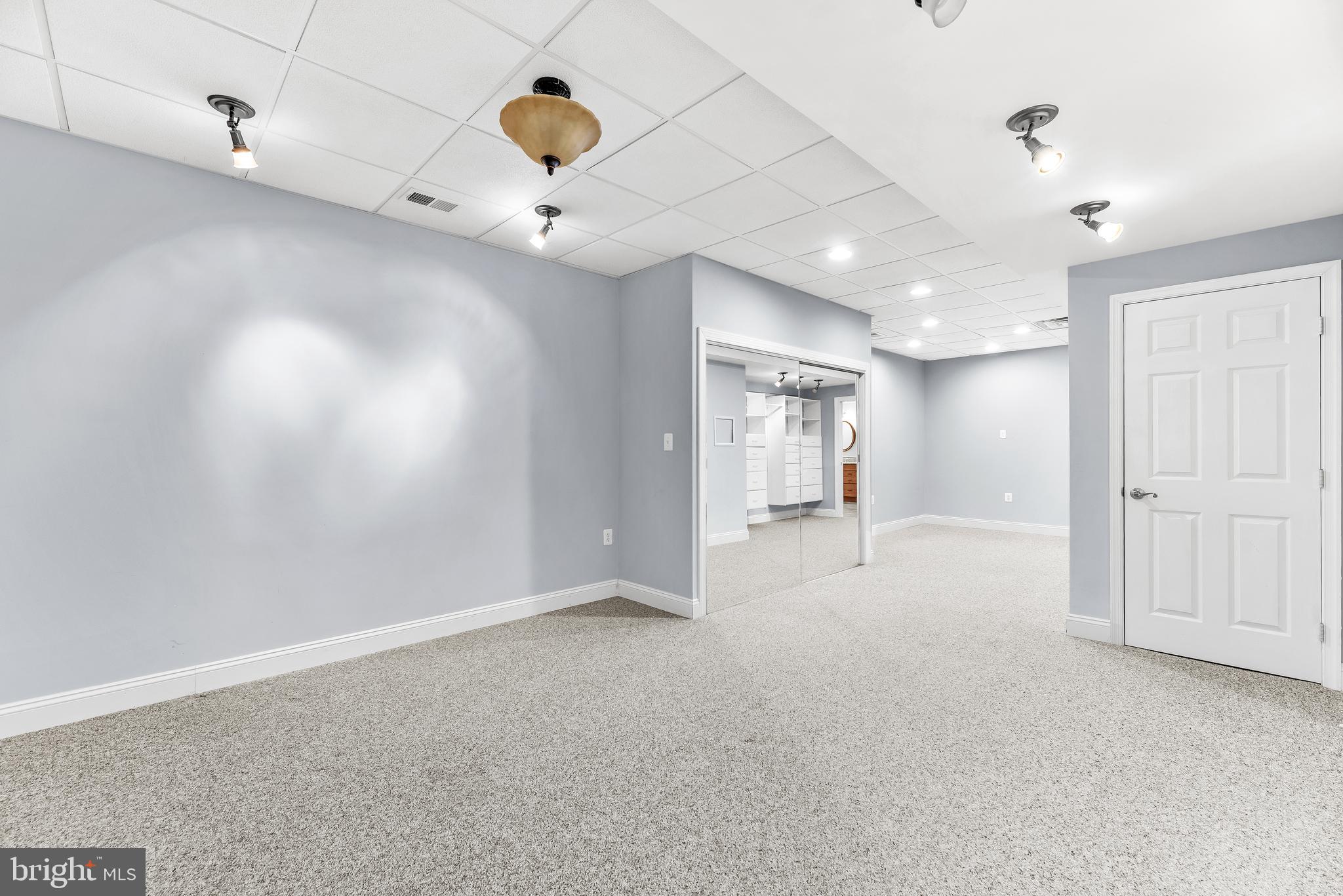 QUEENSBERRY - Residential