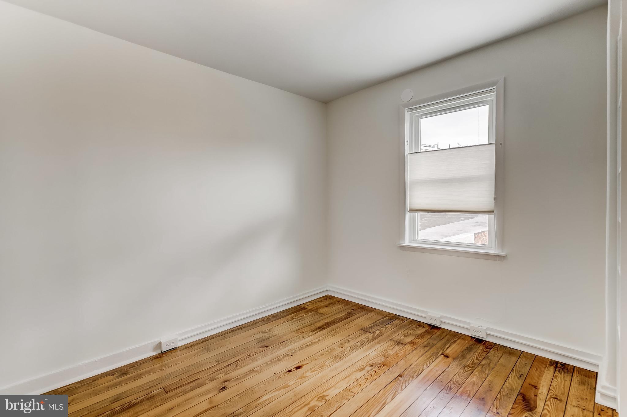 LOCUST POINT - Residential