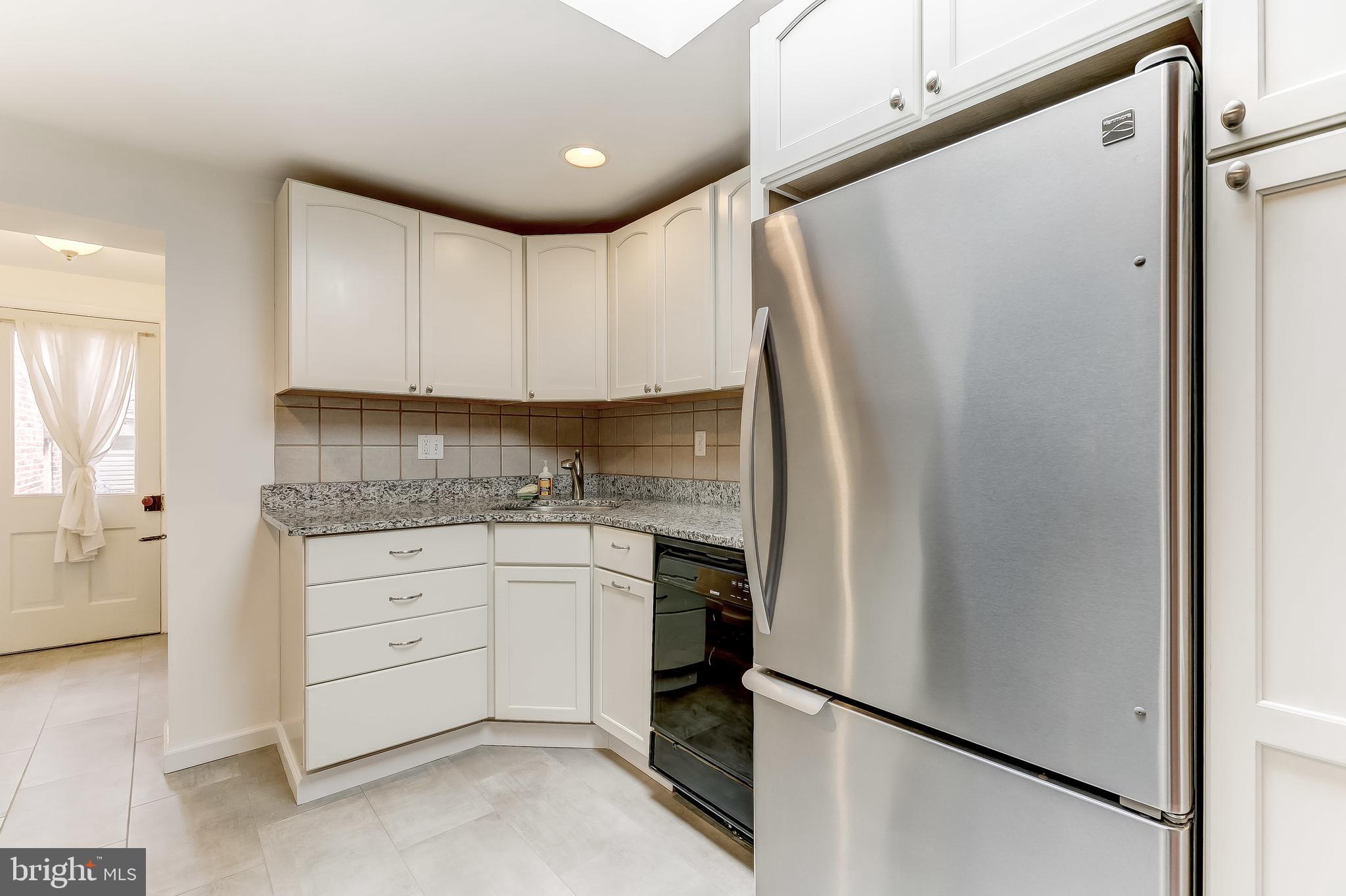 LOCUST POINT - Residential