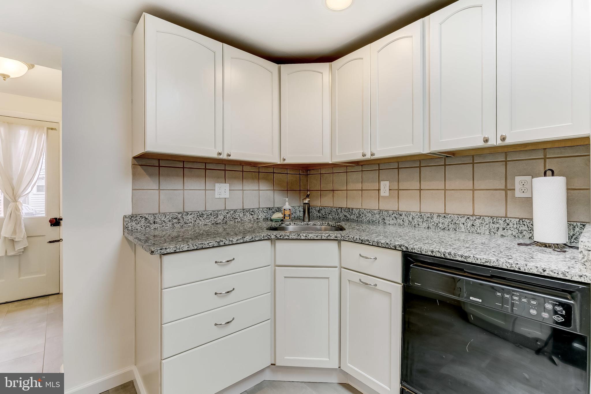 LOCUST POINT - Residential