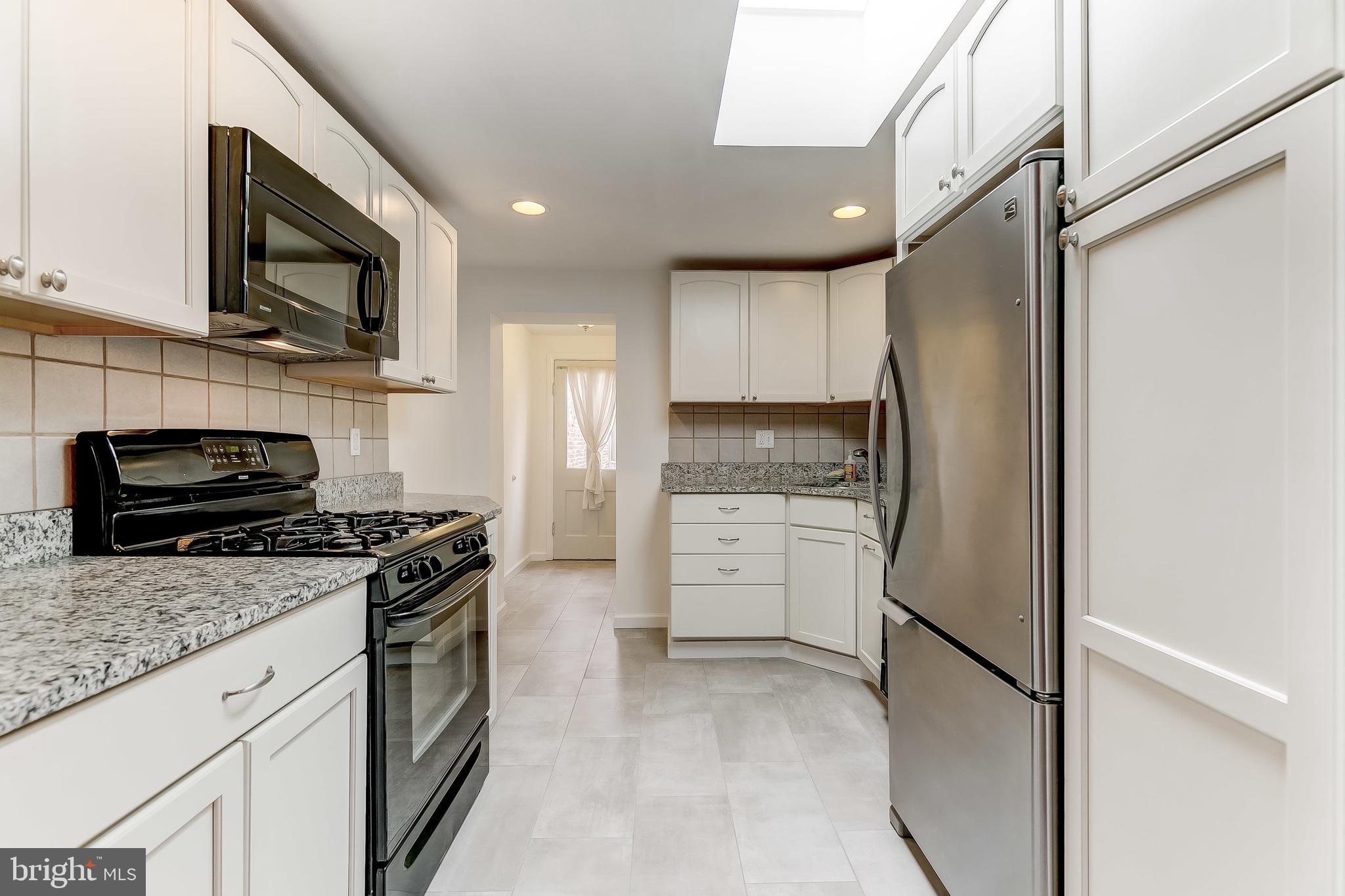 LOCUST POINT - Residential