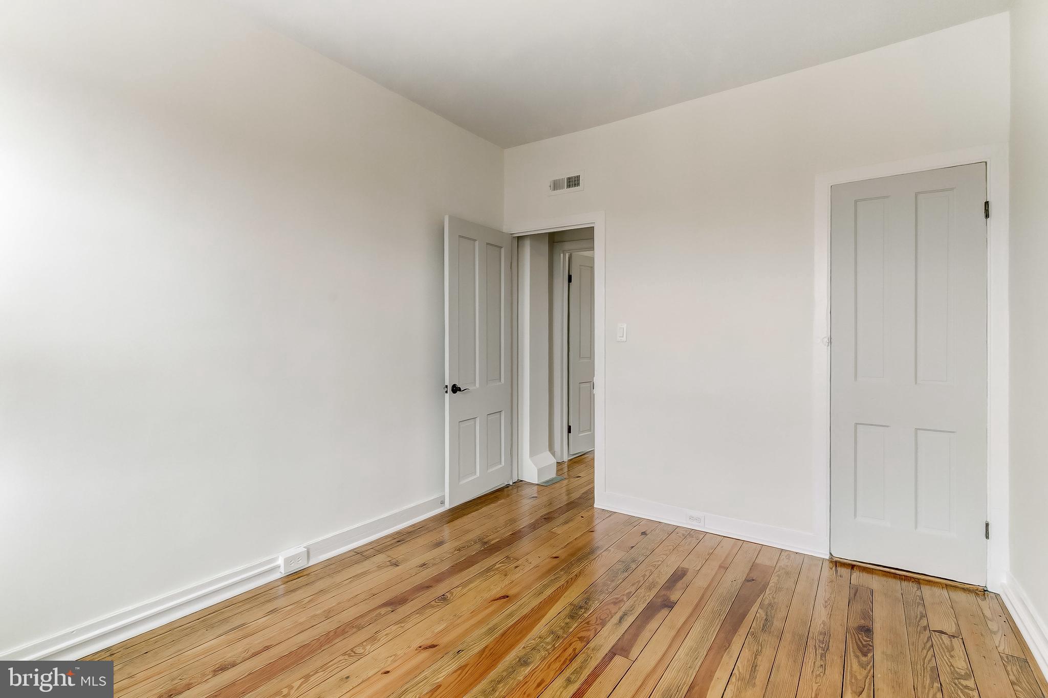 LOCUST POINT - Residential