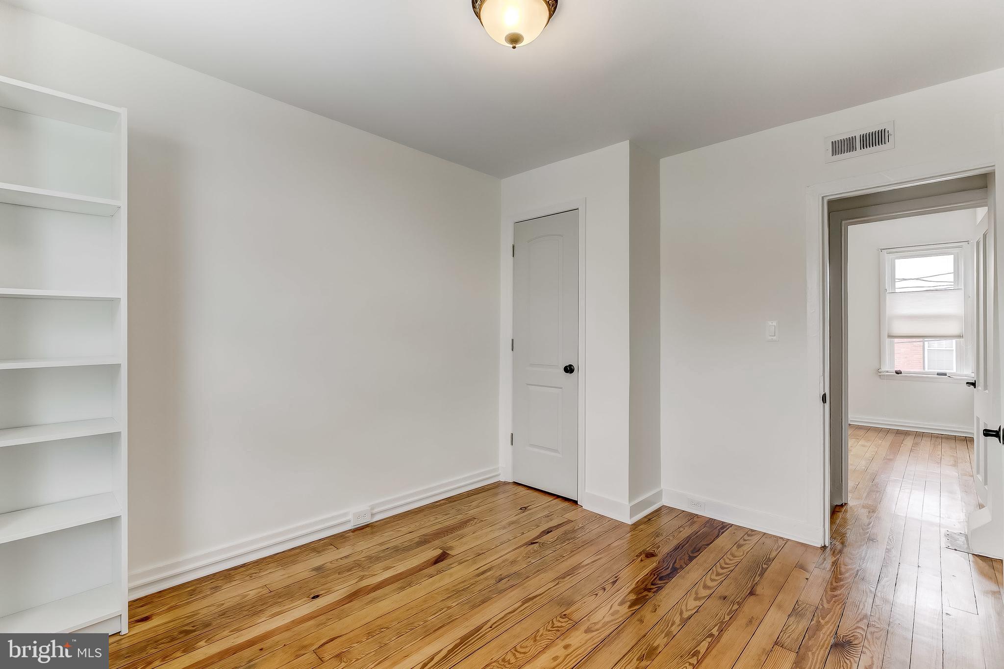 LOCUST POINT - Residential