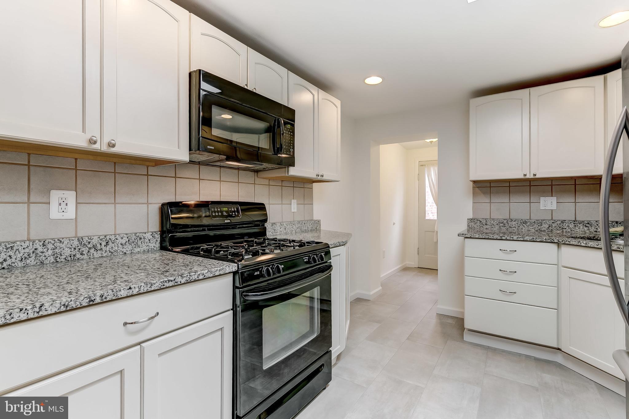 LOCUST POINT - Residential