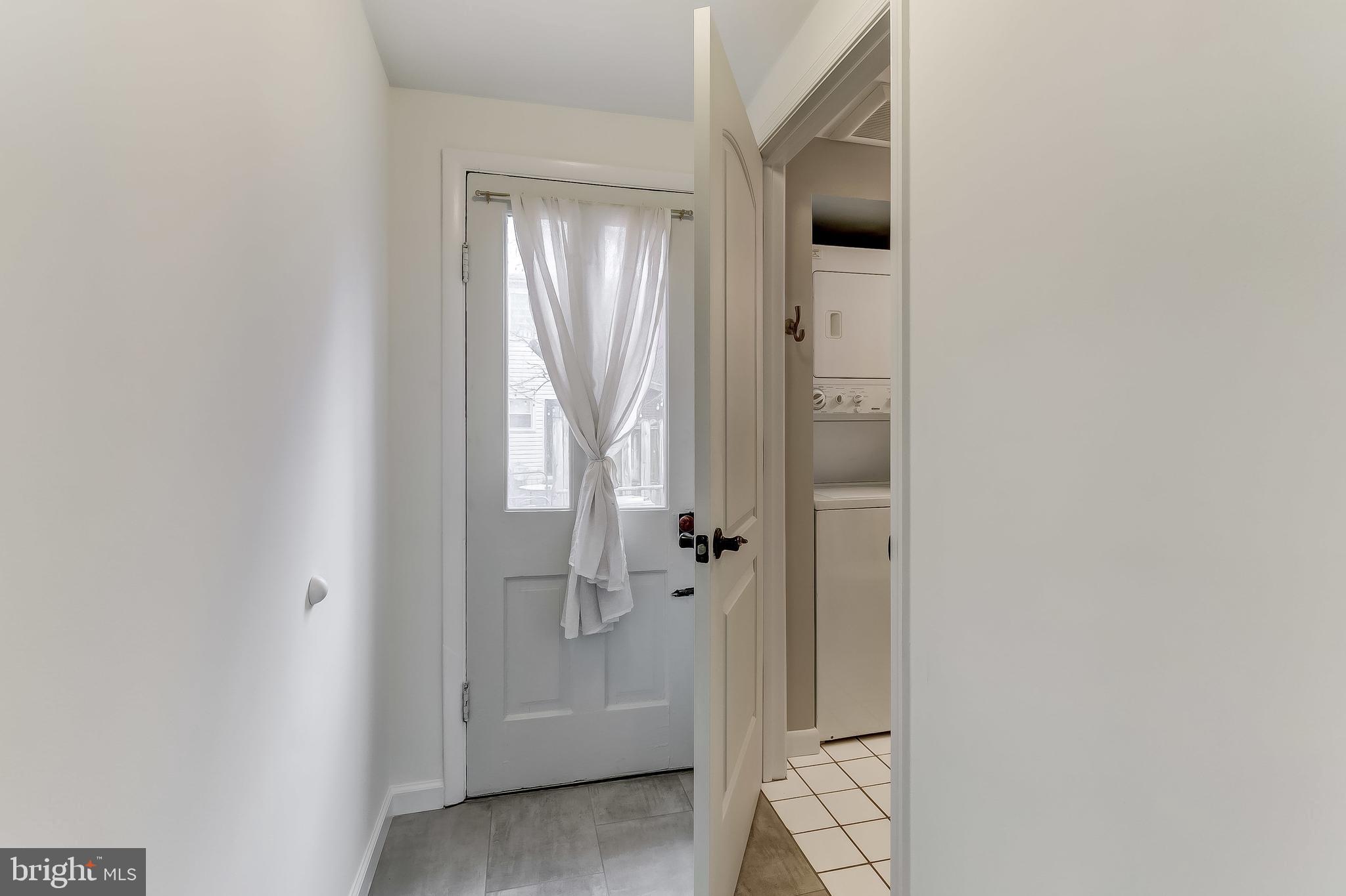 LOCUST POINT - Residential