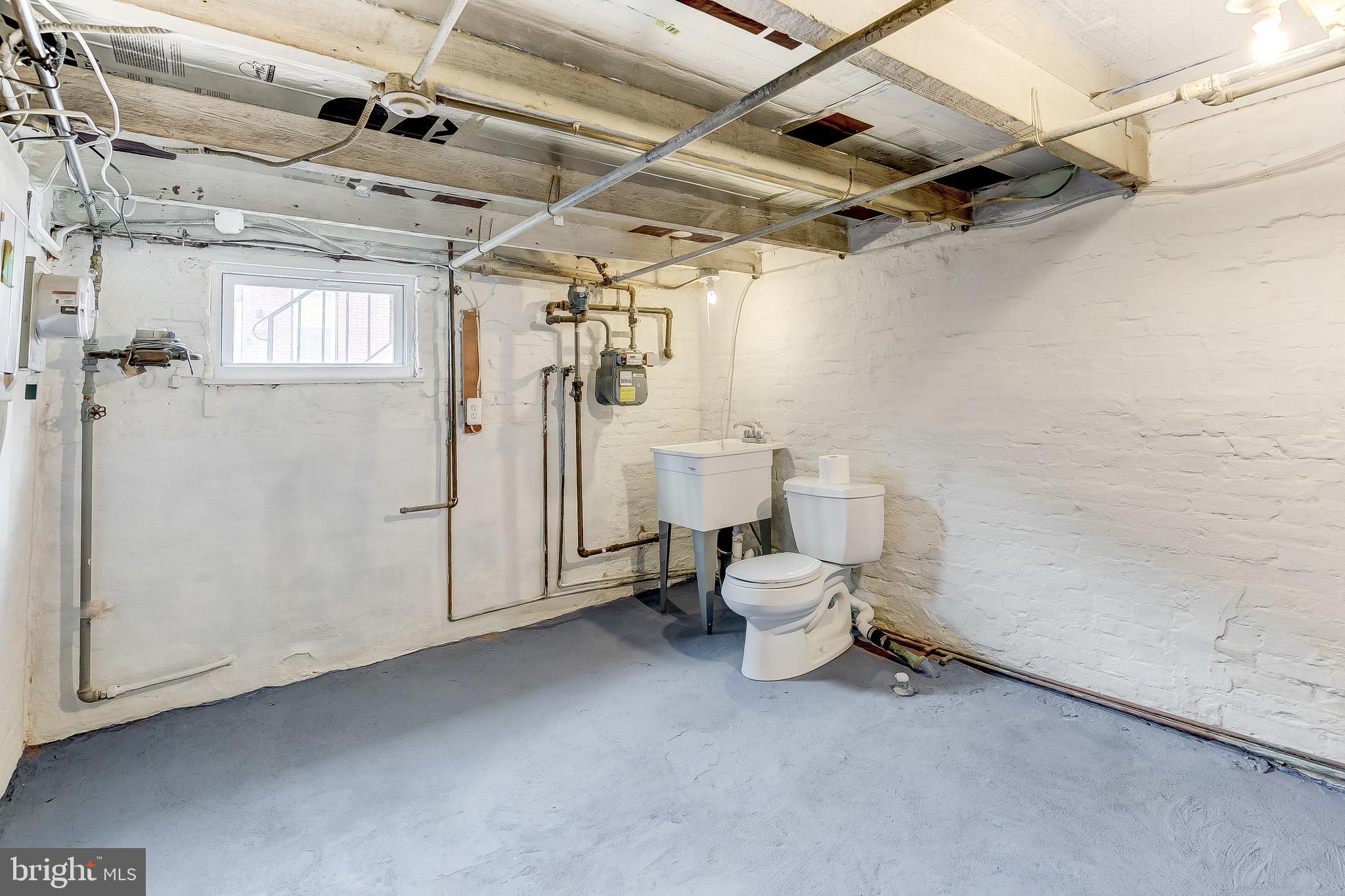 LOCUST POINT - Residential