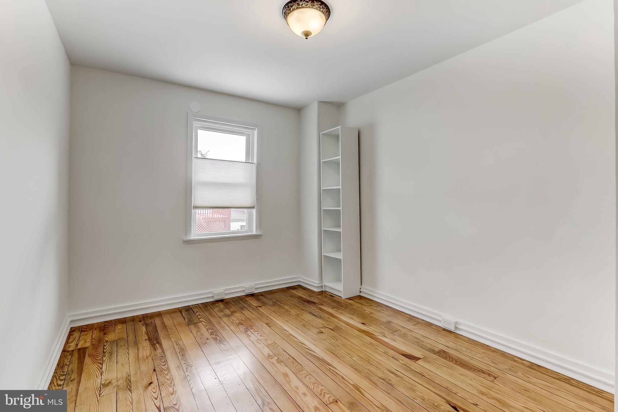 LOCUST POINT - Residential