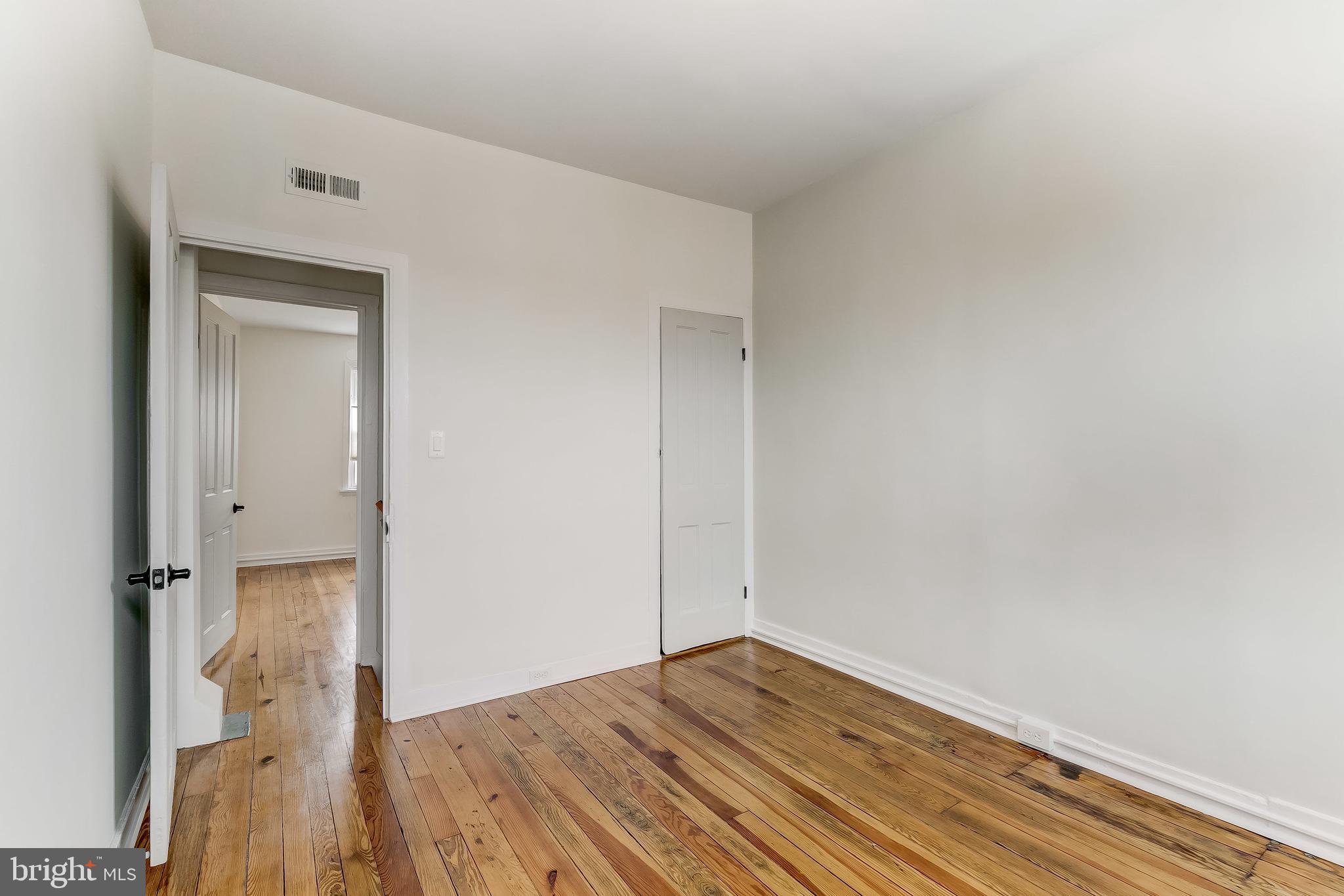 LOCUST POINT - Residential