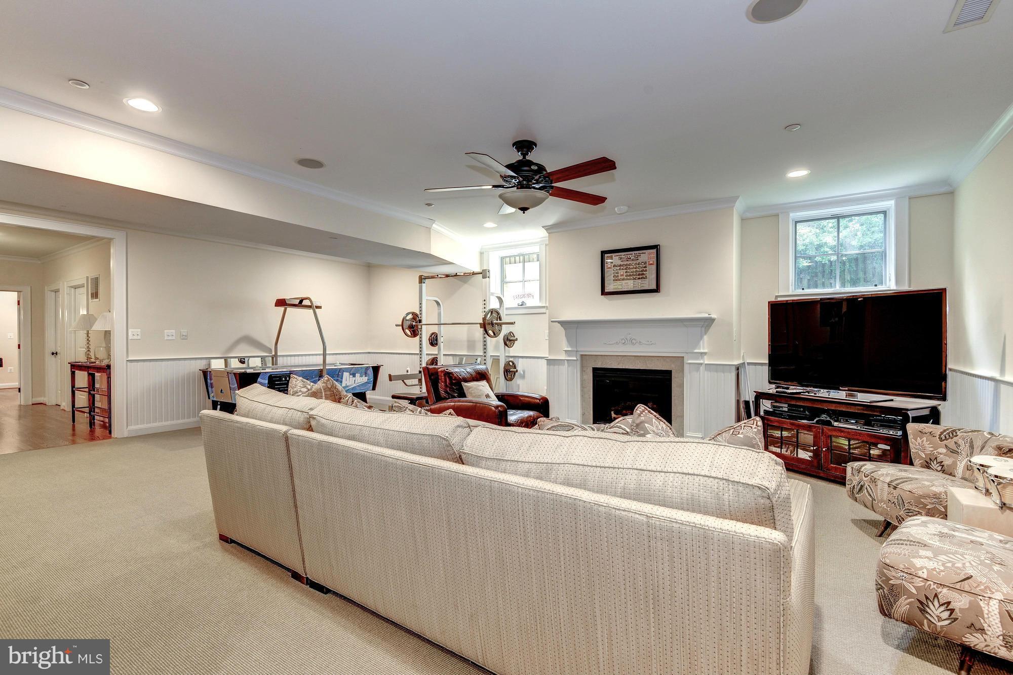 GREENWICH FOREST - Residential