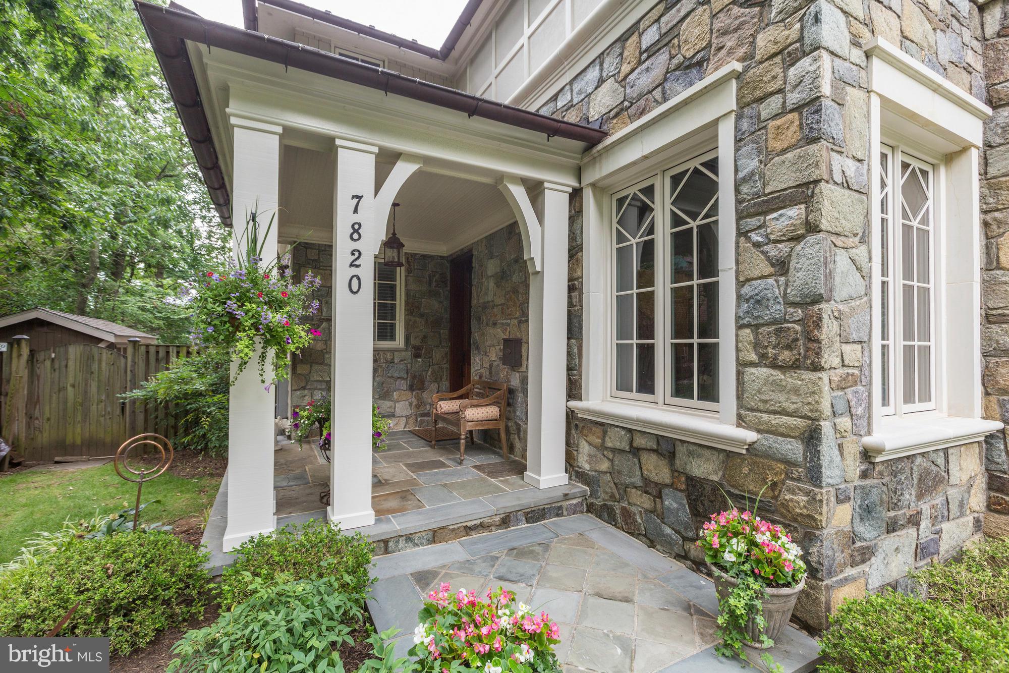 GREENWICH FOREST - Residential