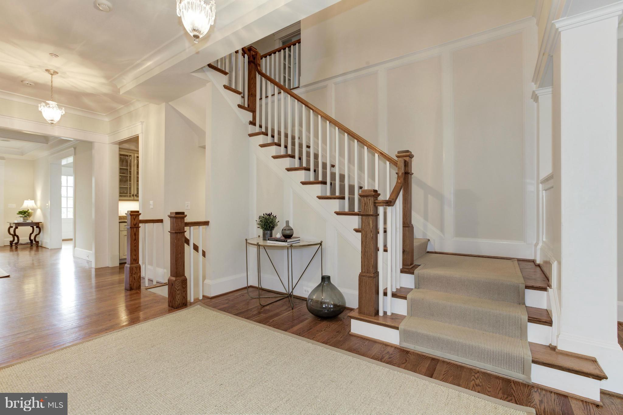 GREENWICH FOREST - Residential