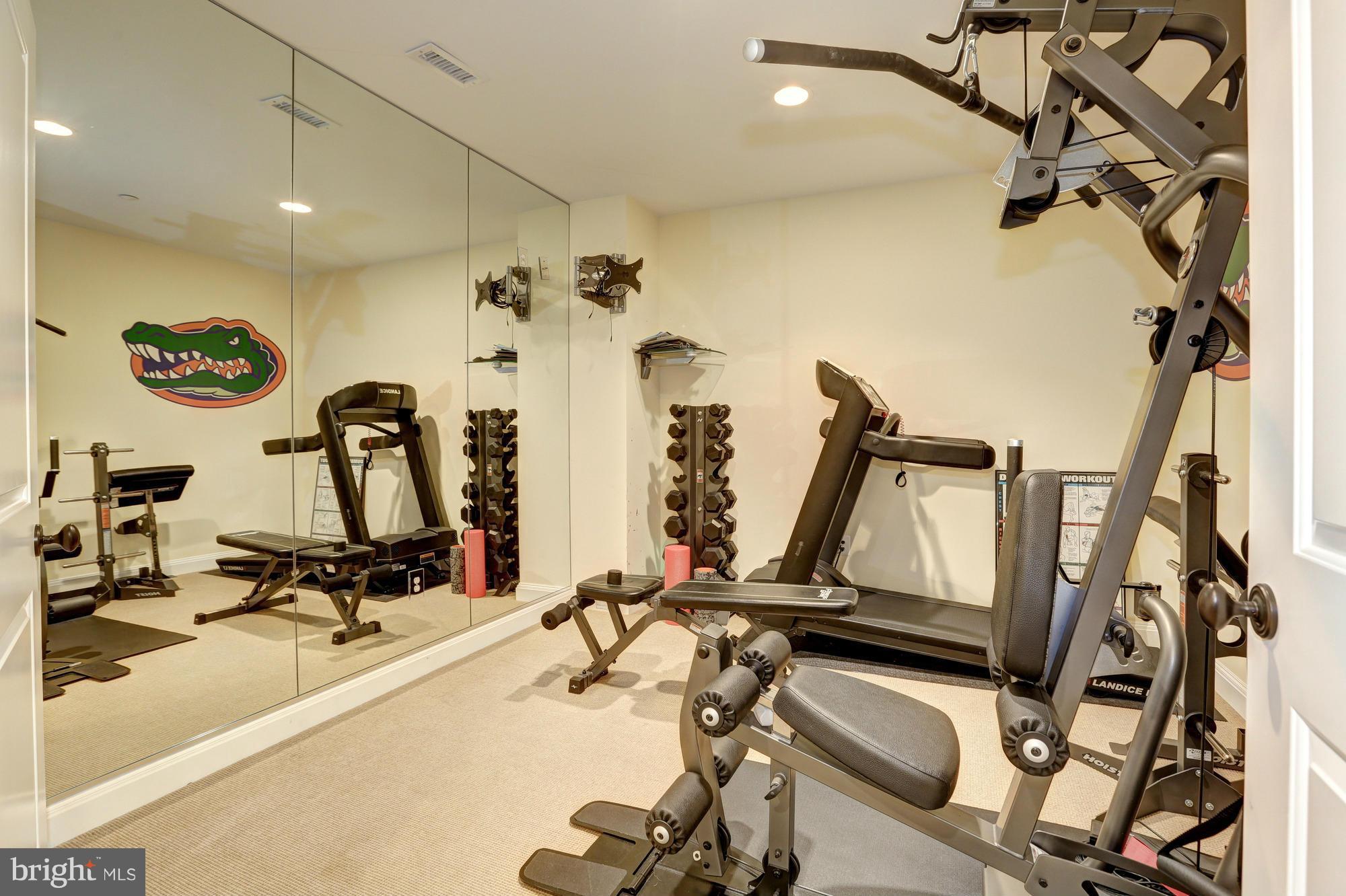 GREENWICH FOREST - Residential