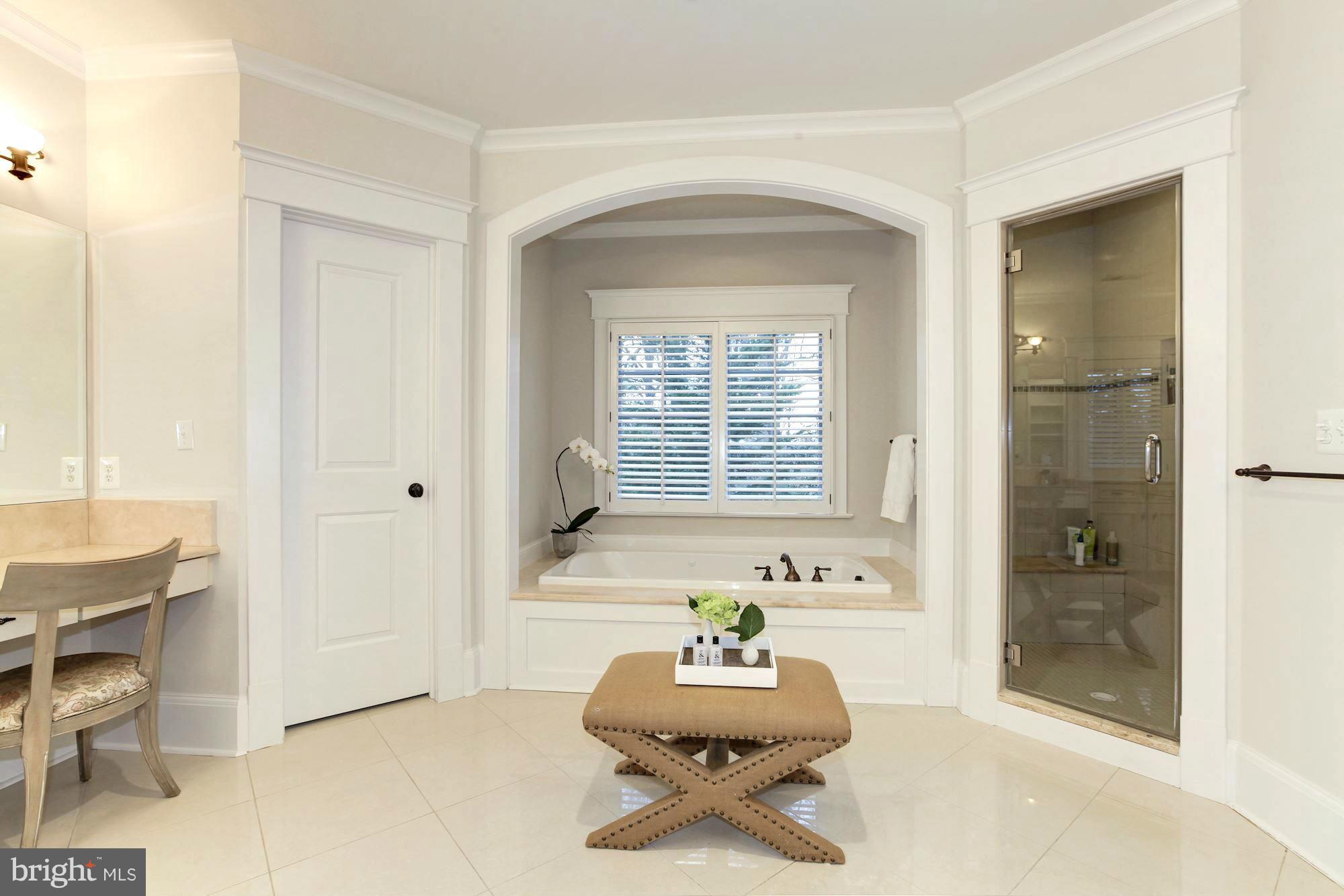 GREENWICH FOREST - Residential