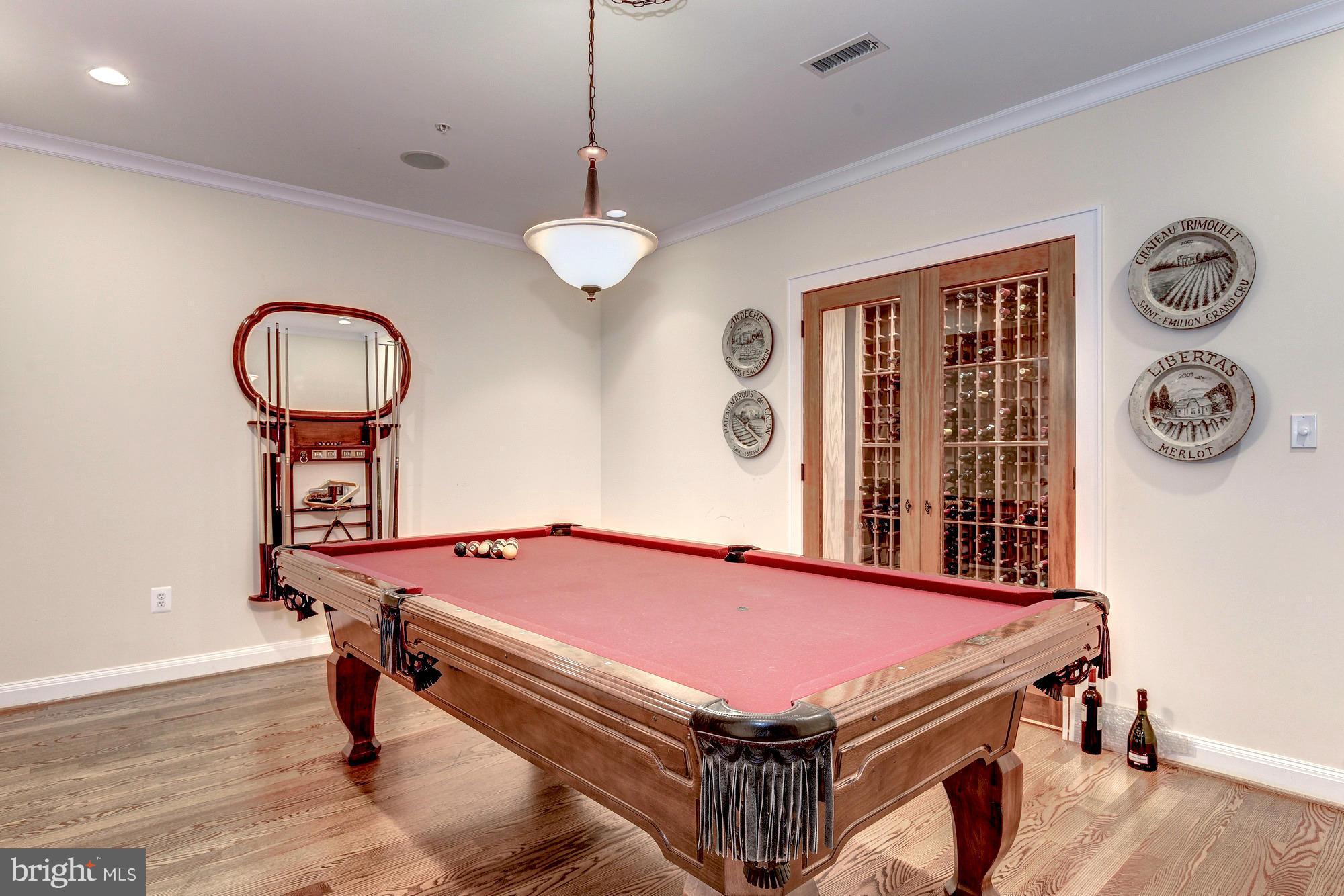 GREENWICH FOREST - Residential