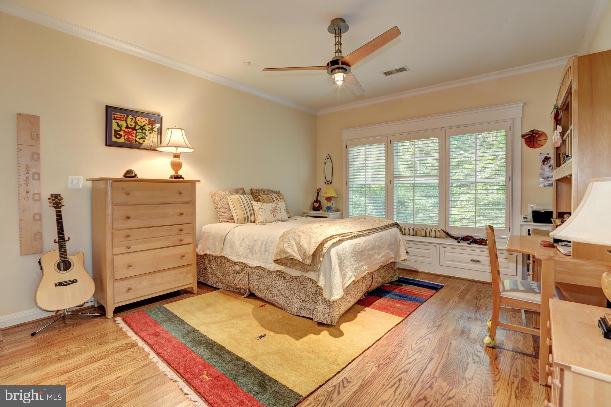 GREENWICH FOREST - Residential