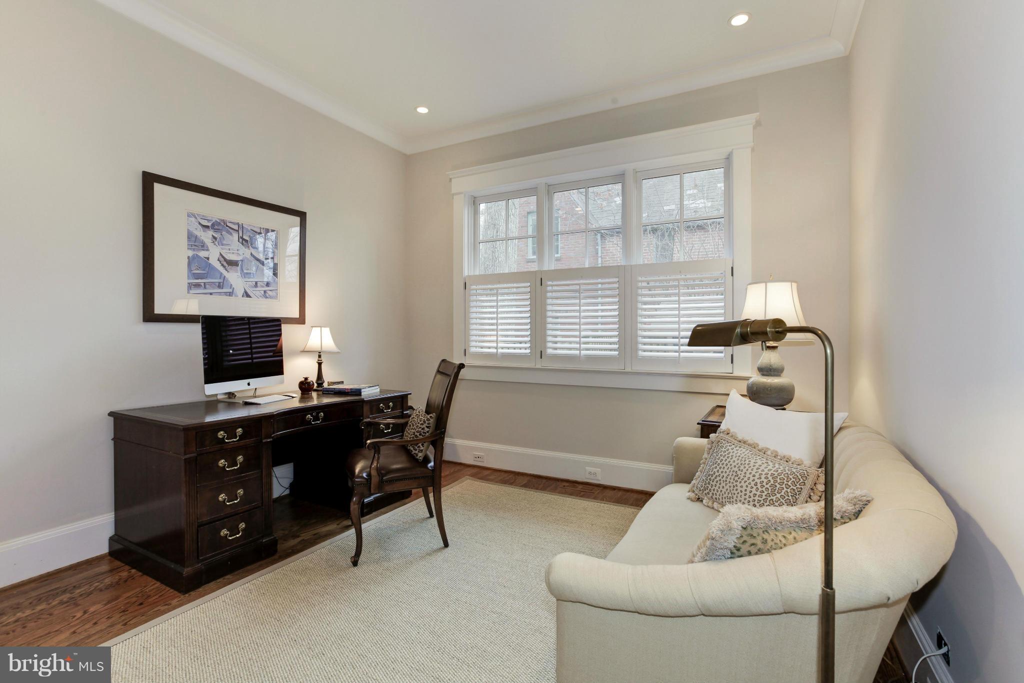 GREENWICH FOREST - Residential