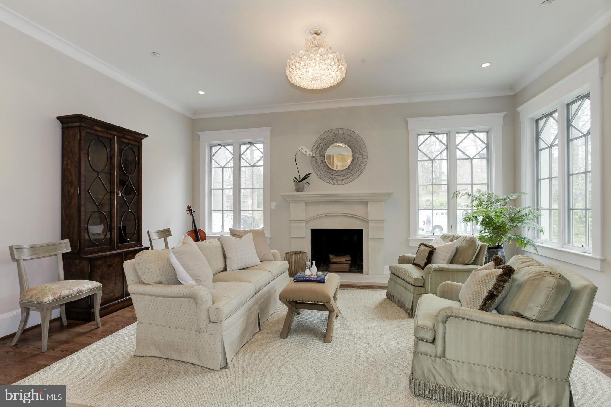 GREENWICH FOREST - Residential