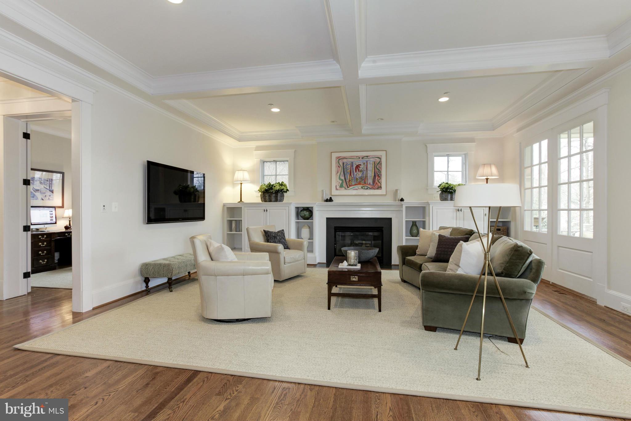 GREENWICH FOREST - Residential