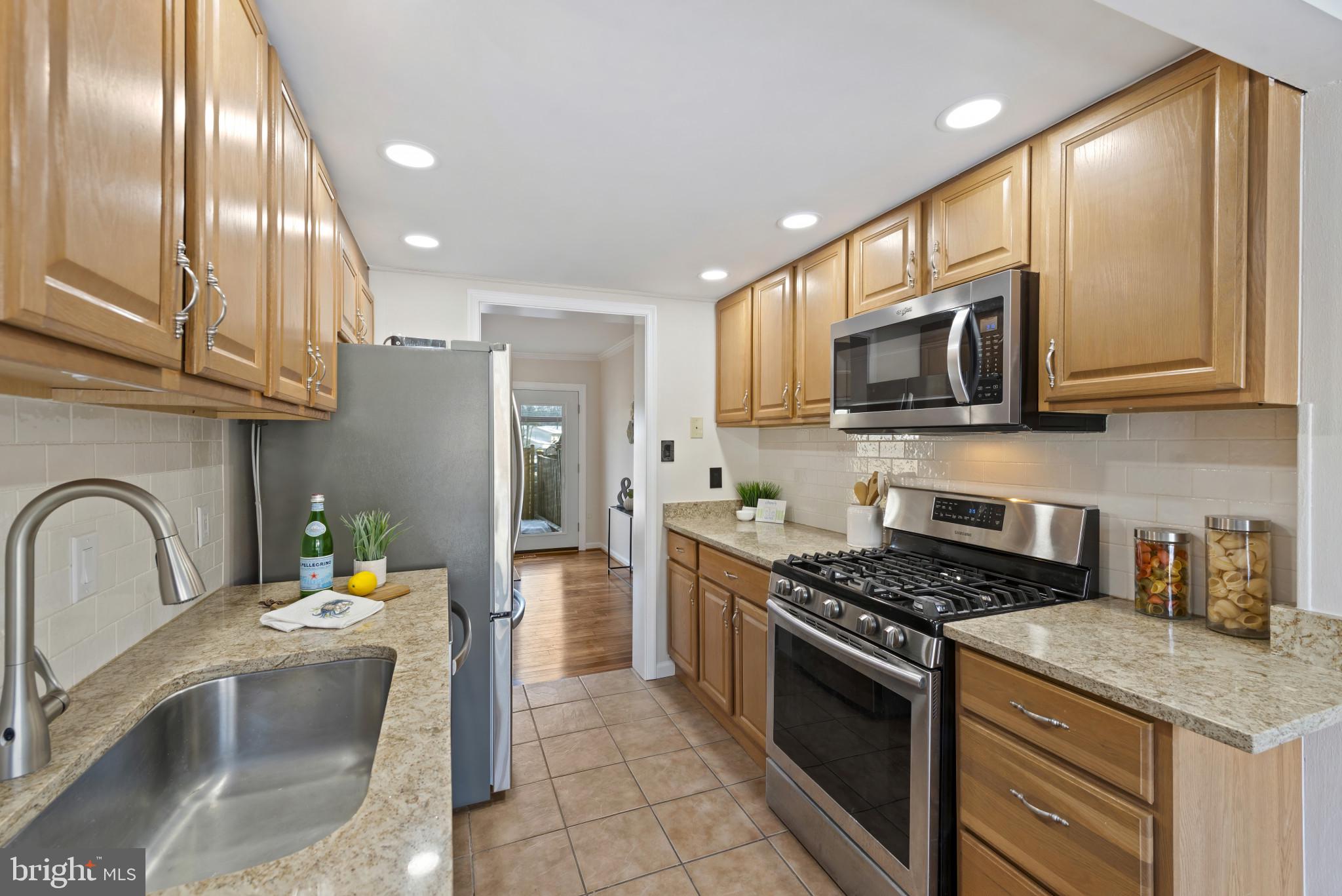 CROFTON MEADOWS - Residential