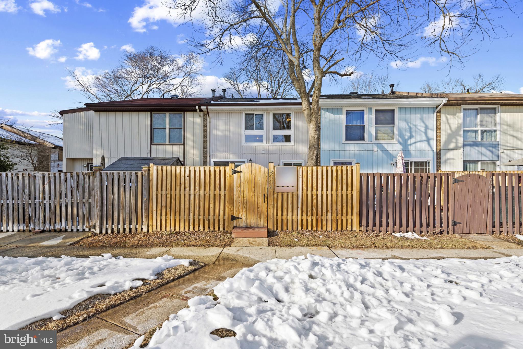 CROFTON MEADOWS - Residential