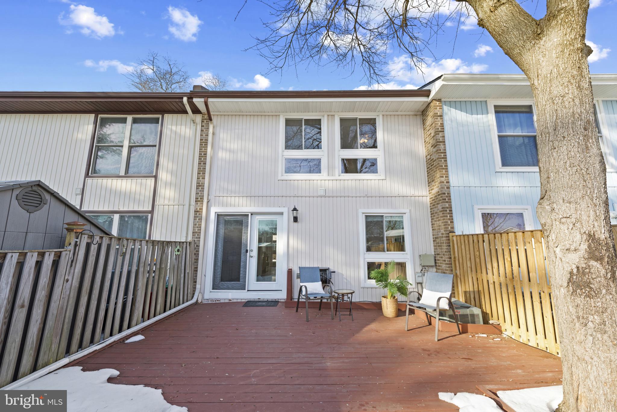 CROFTON MEADOWS - Residential