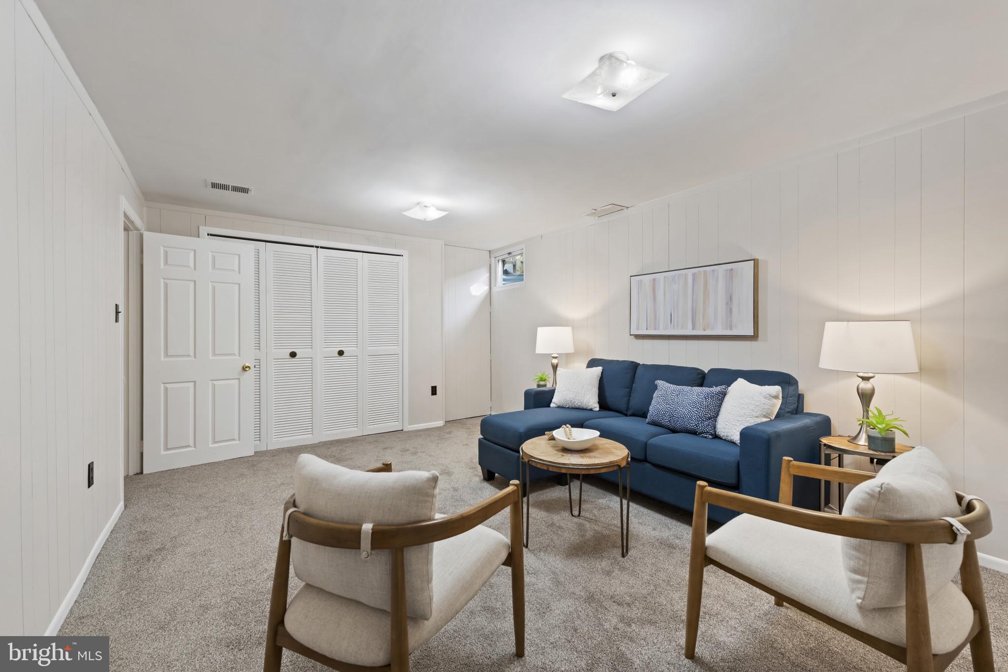 CROFTON MEADOWS - Residential