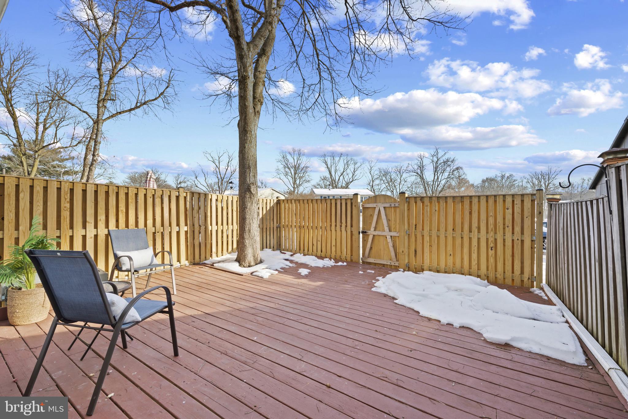 CROFTON MEADOWS - Residential