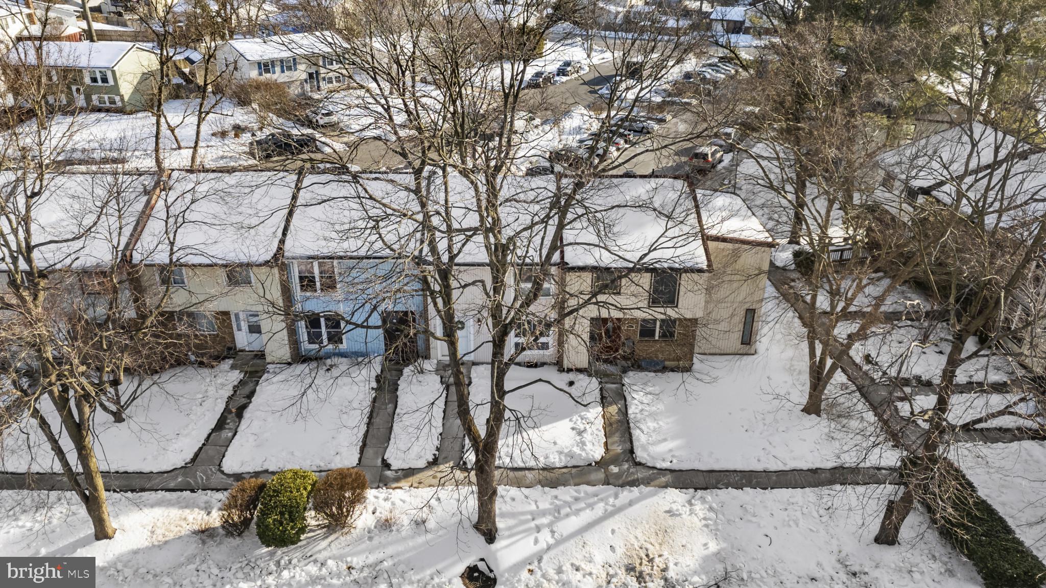 CROFTON MEADOWS - Residential