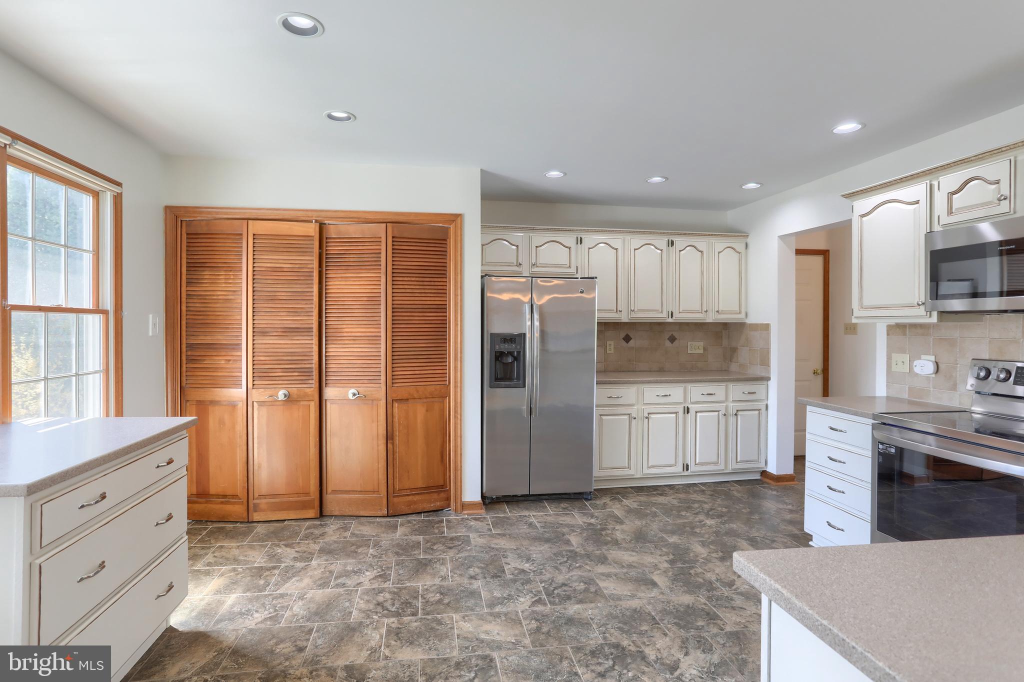 SUNNY HILL FARMS - Residential