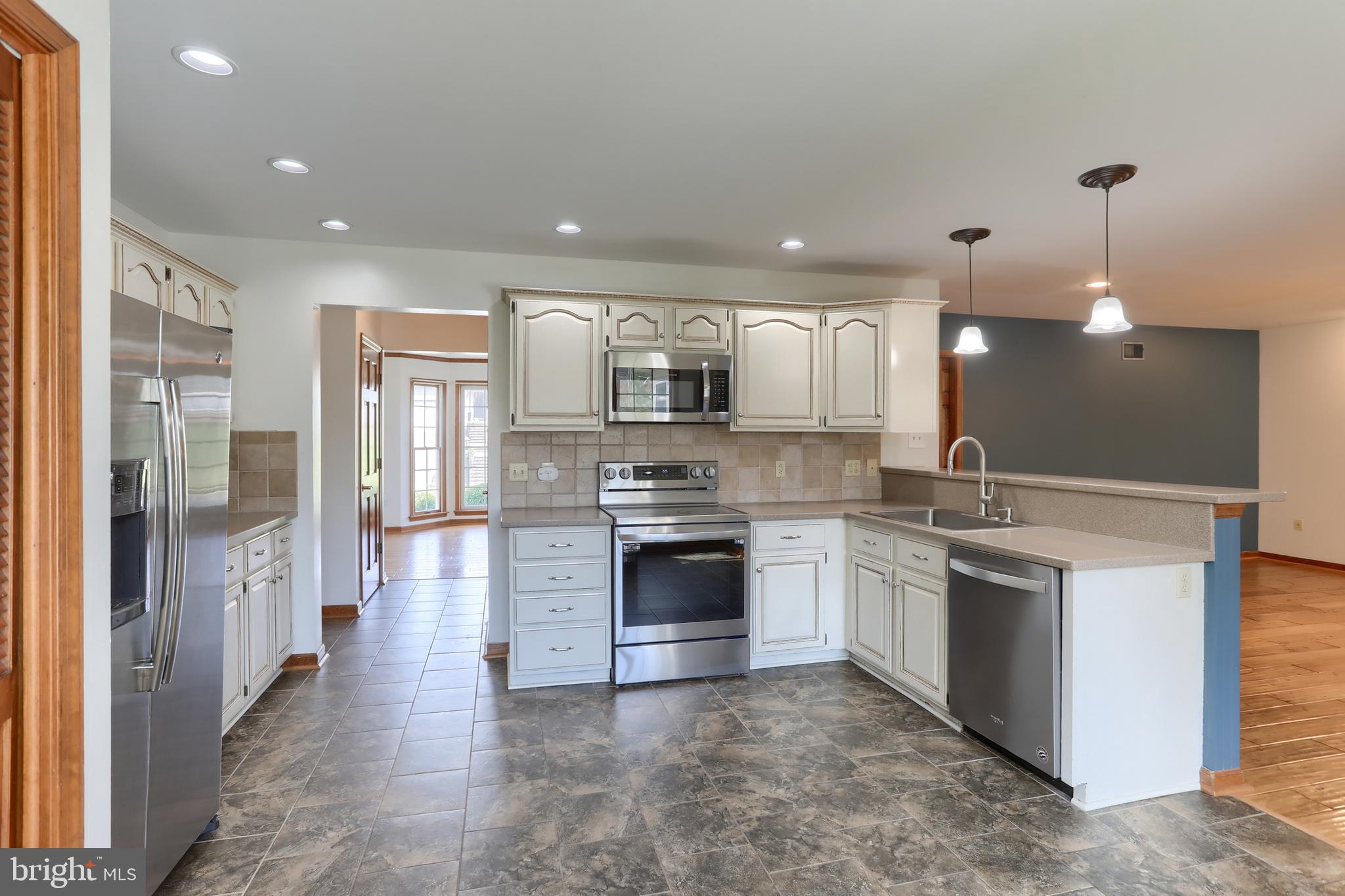 SUNNY HILL FARMS - Residential