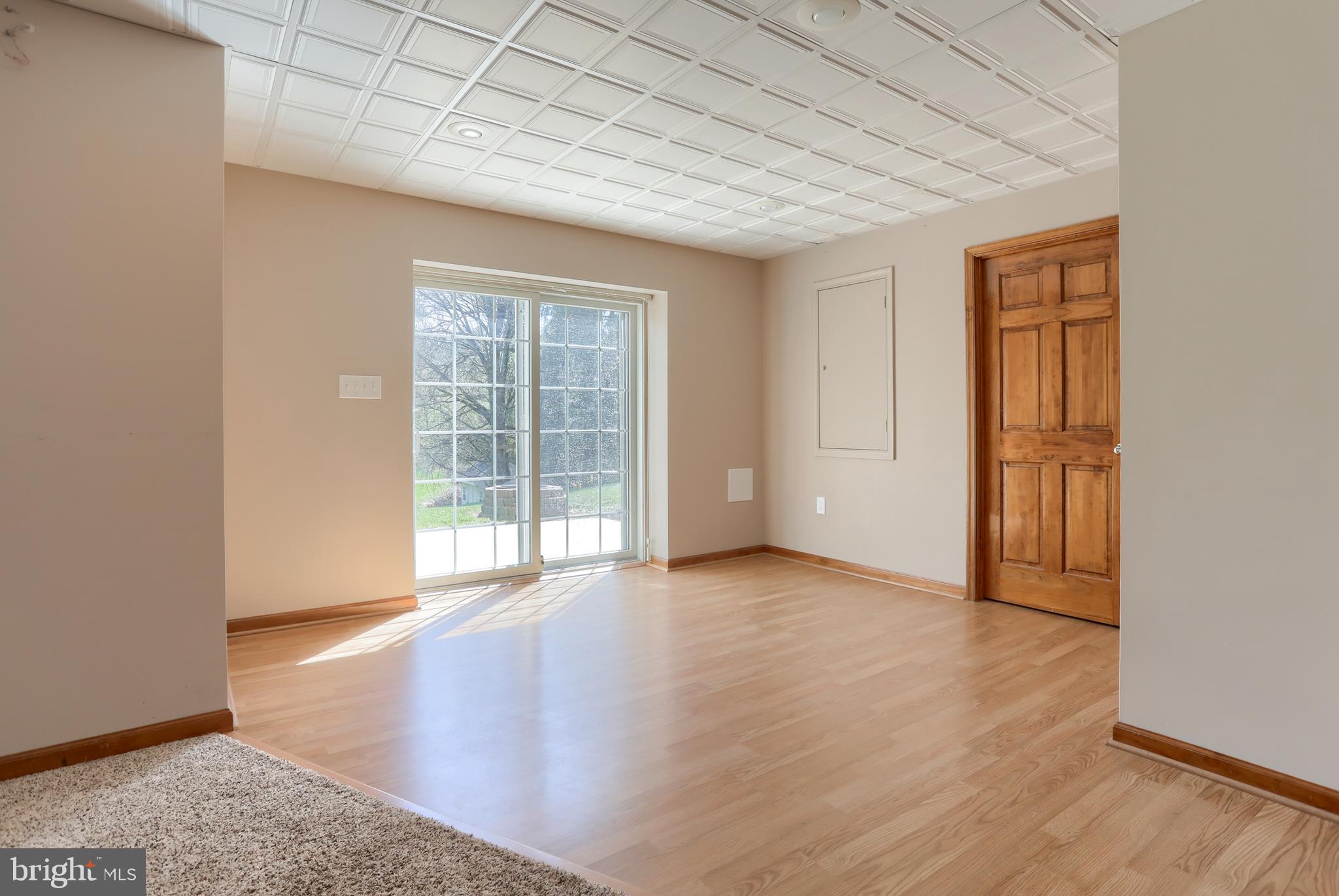 SUNNY HILL FARMS - Residential