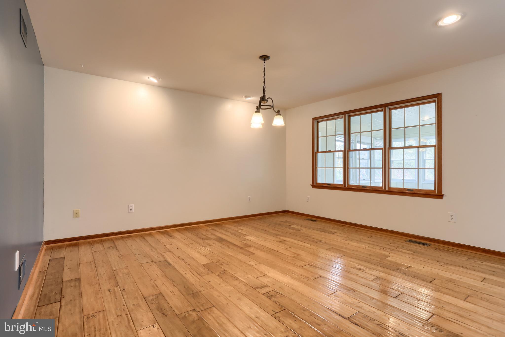 SUNNY HILL FARMS - Residential